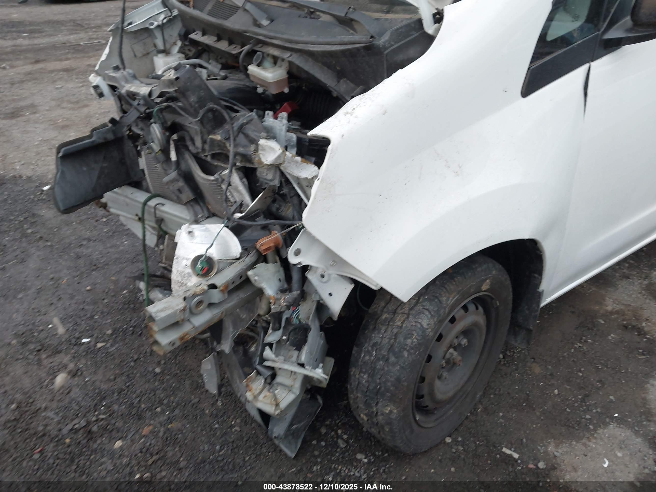 NISSAN NV200 image 6