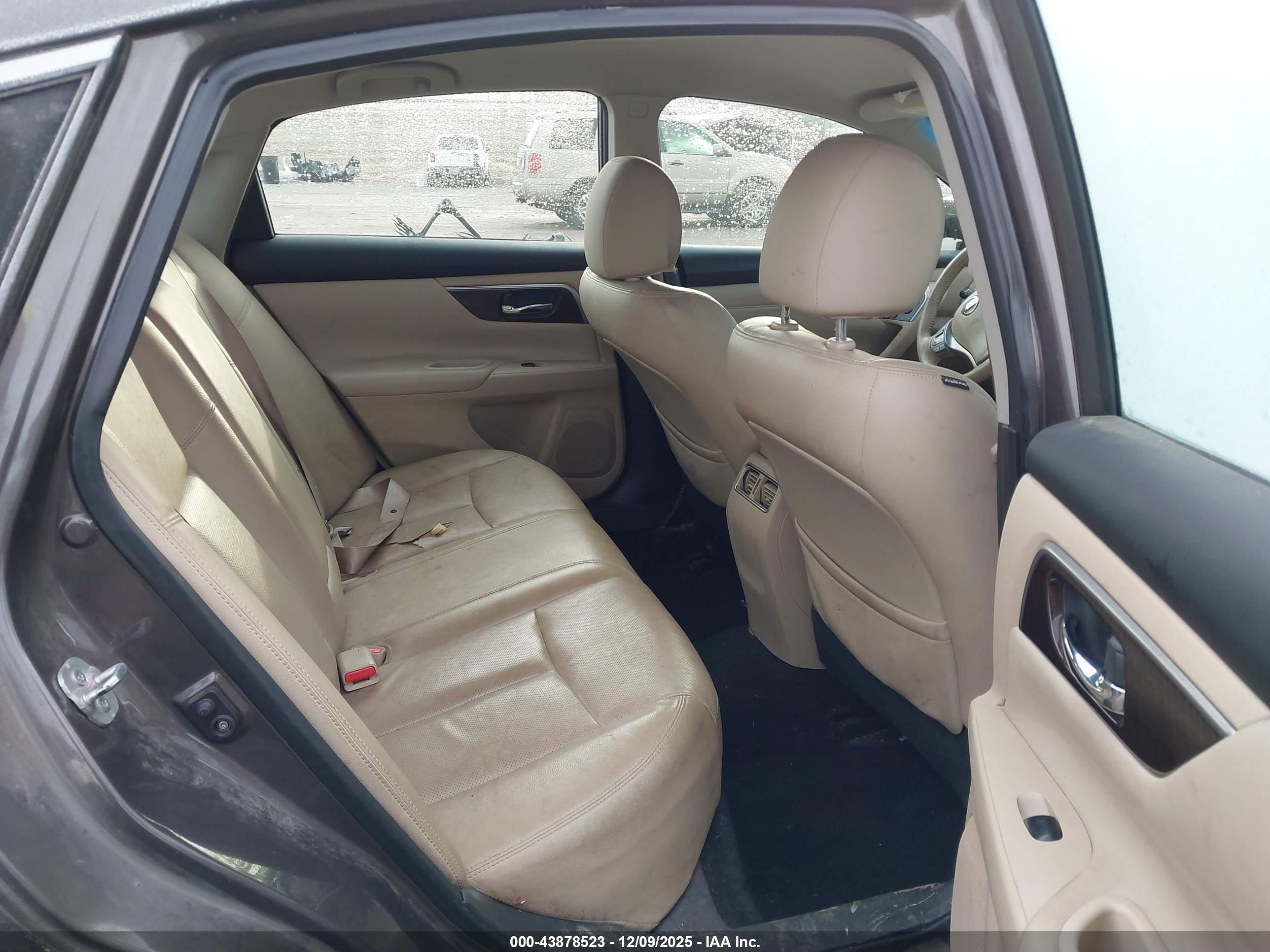 NISSAN ALTIMA image 8