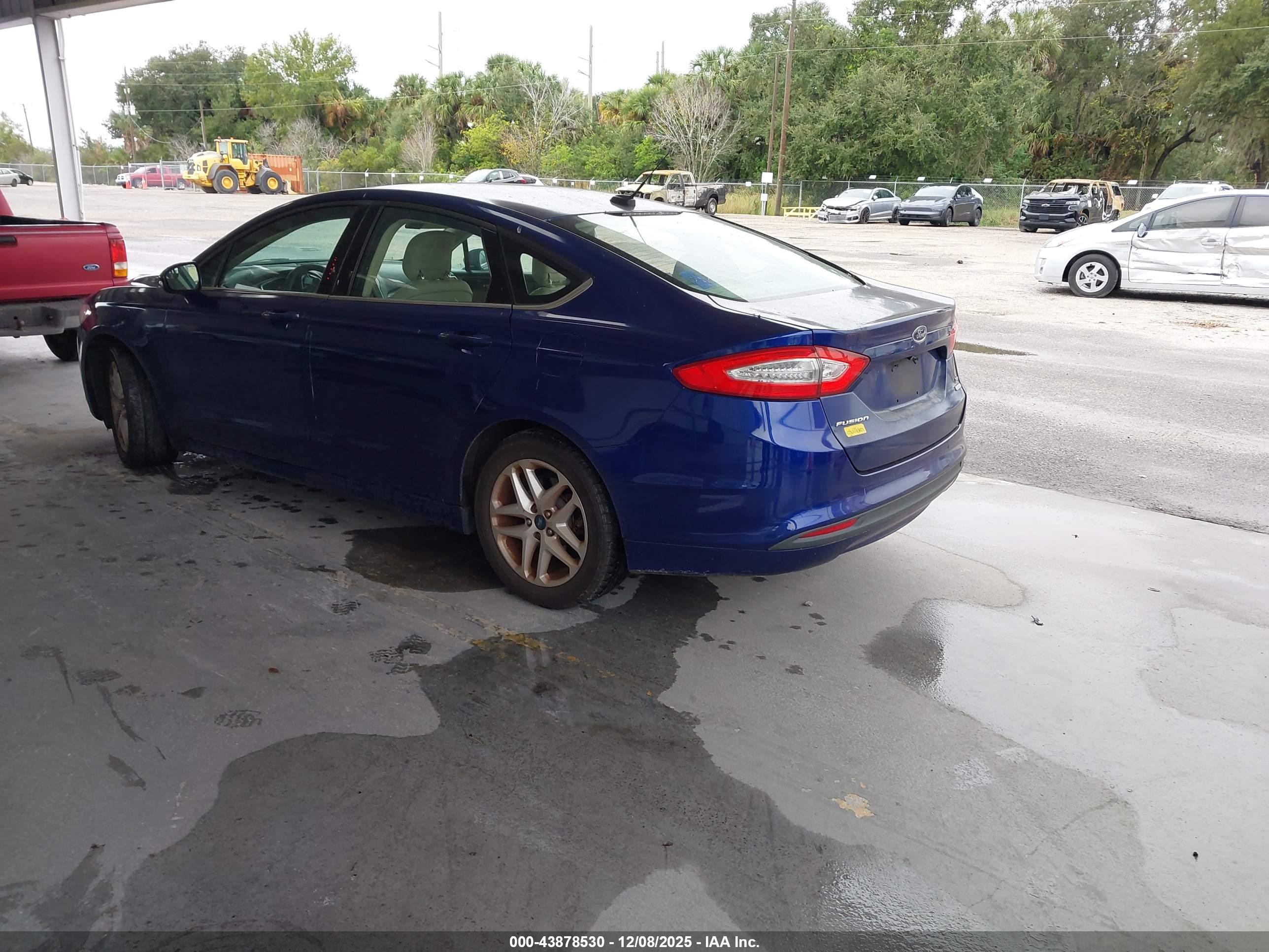 FORD FUSION image 3