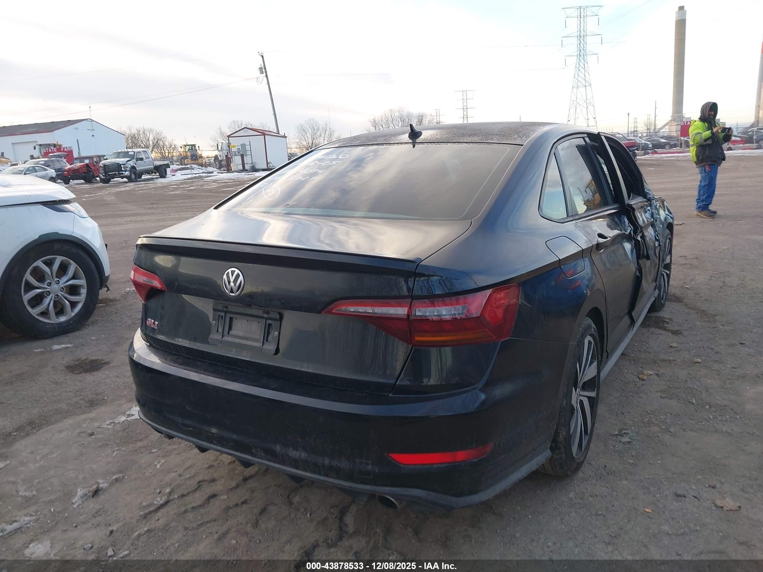 VOLKSWAGEN JETTA image 4