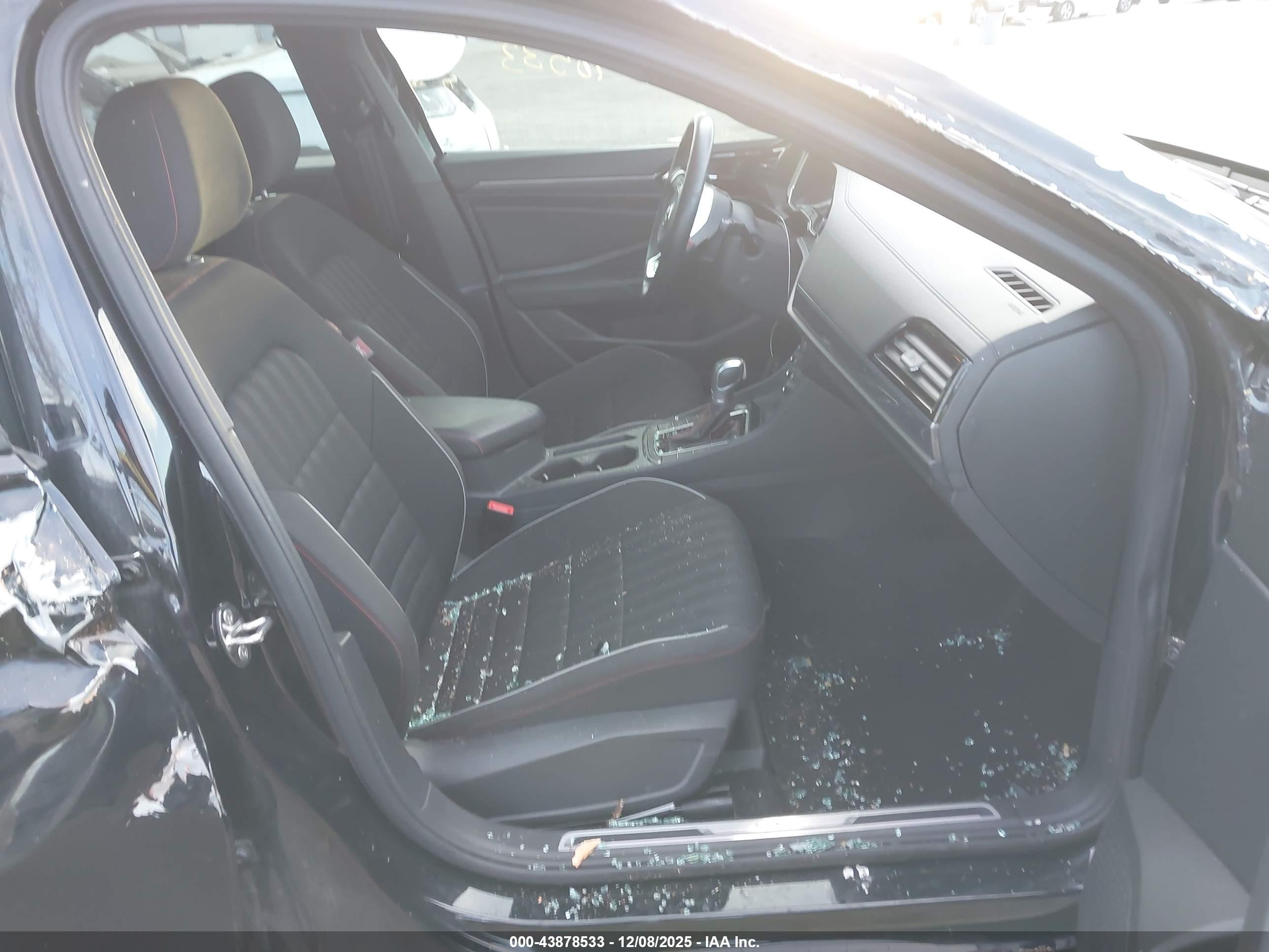 VOLKSWAGEN JETTA image 5
