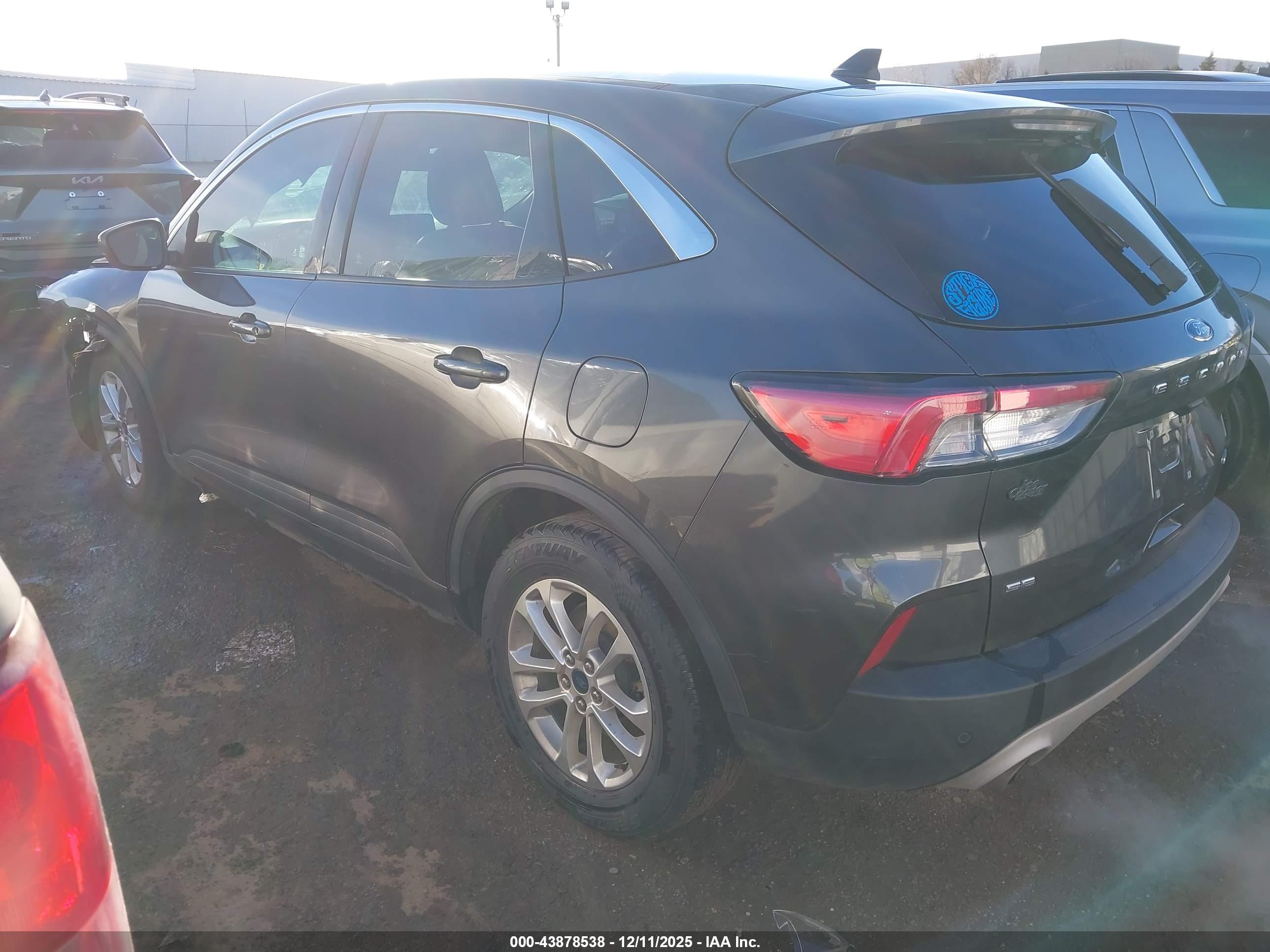 FORD ESCAPE image 3