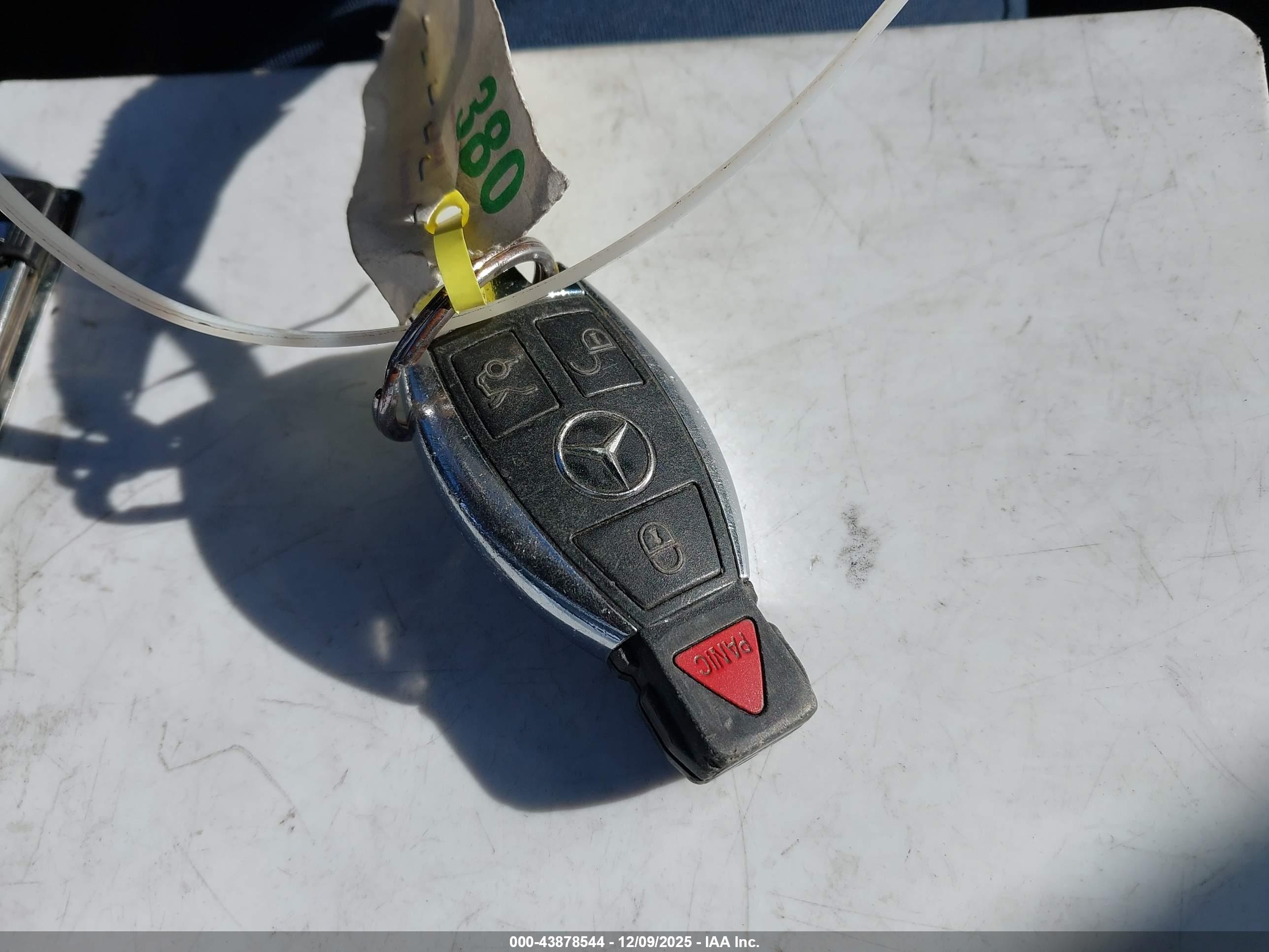 MERCEDES-BENZ R image 11