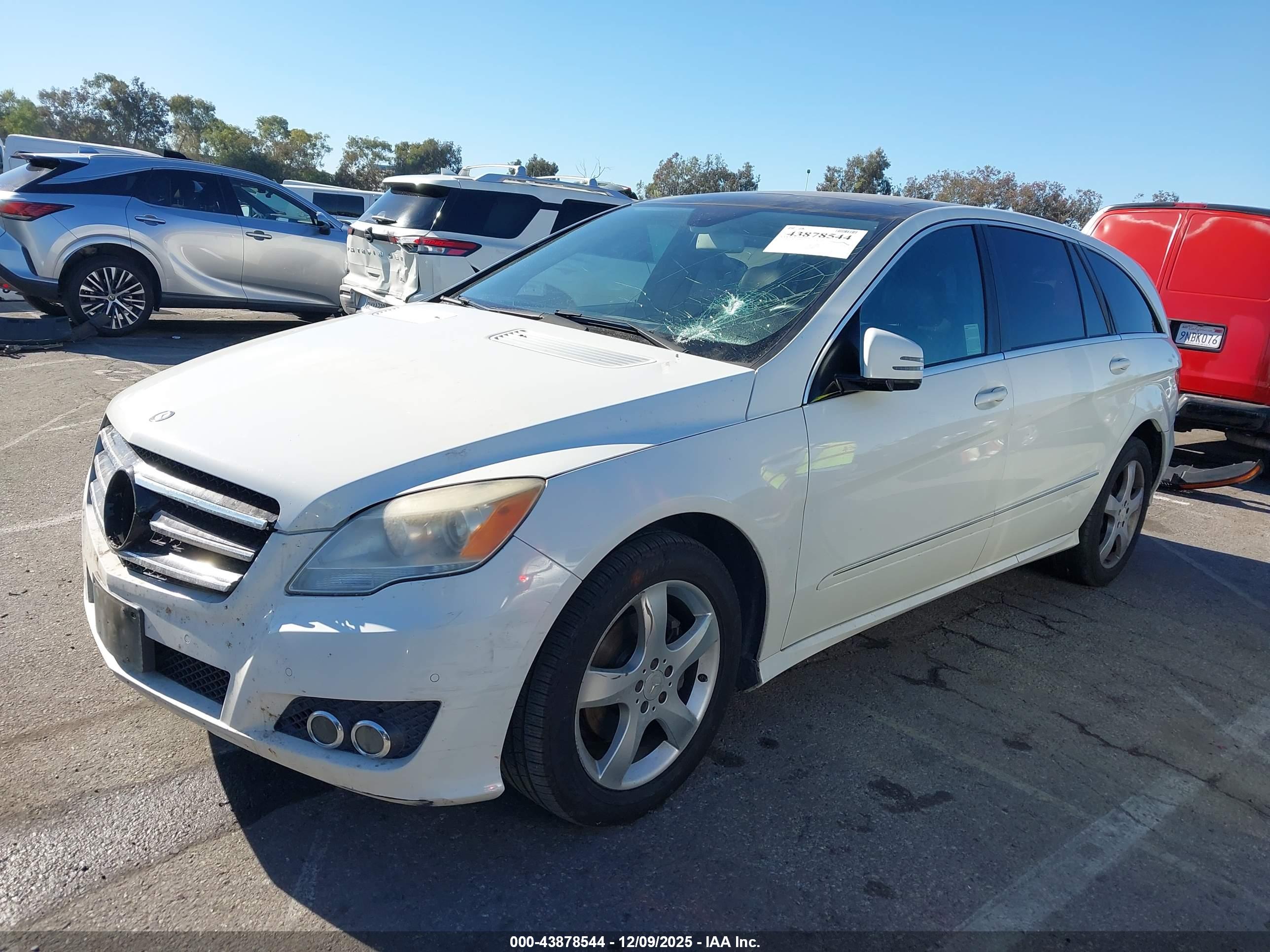 MERCEDES-BENZ R image 2