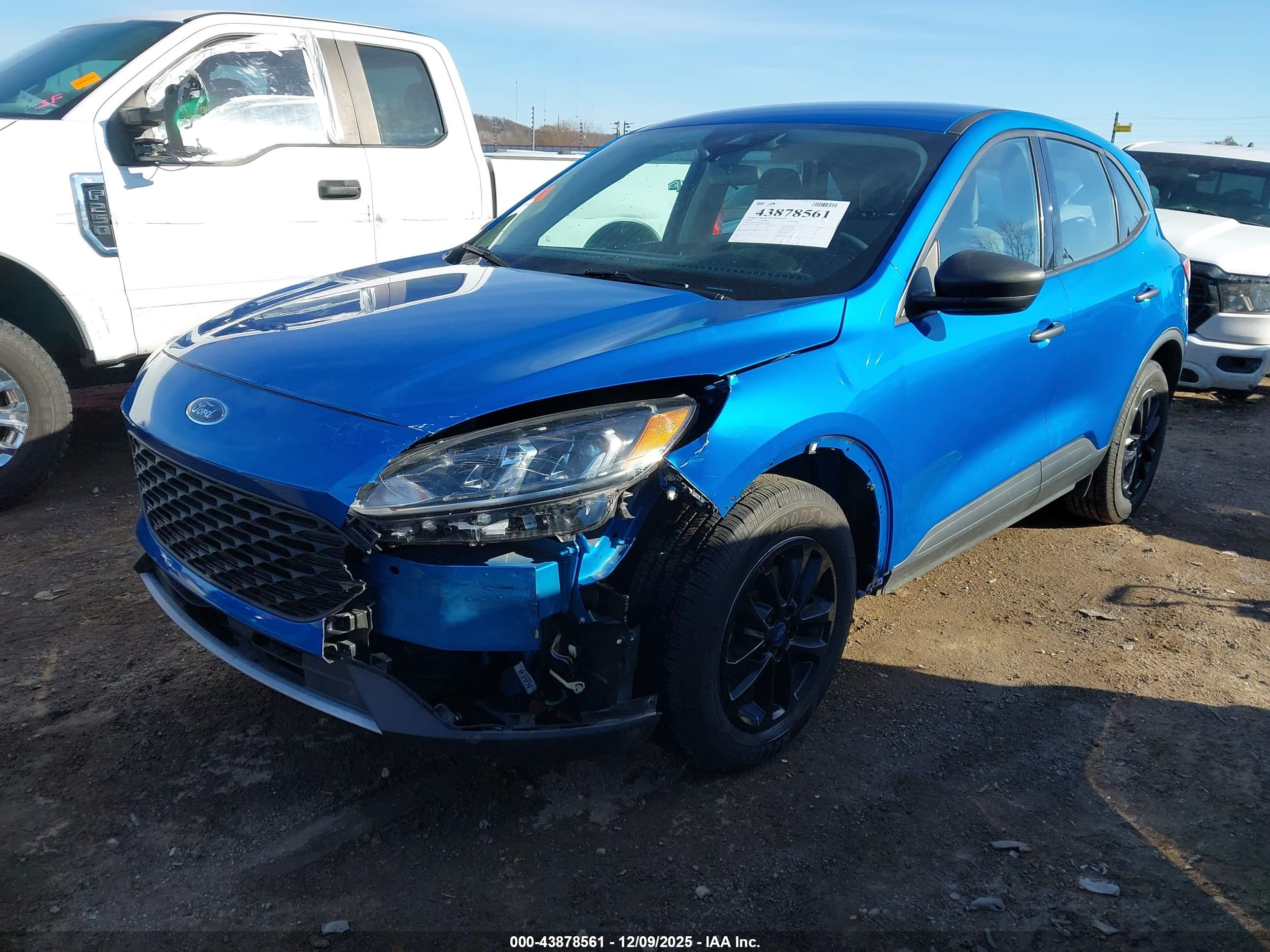 FORD ESCAPE image 2