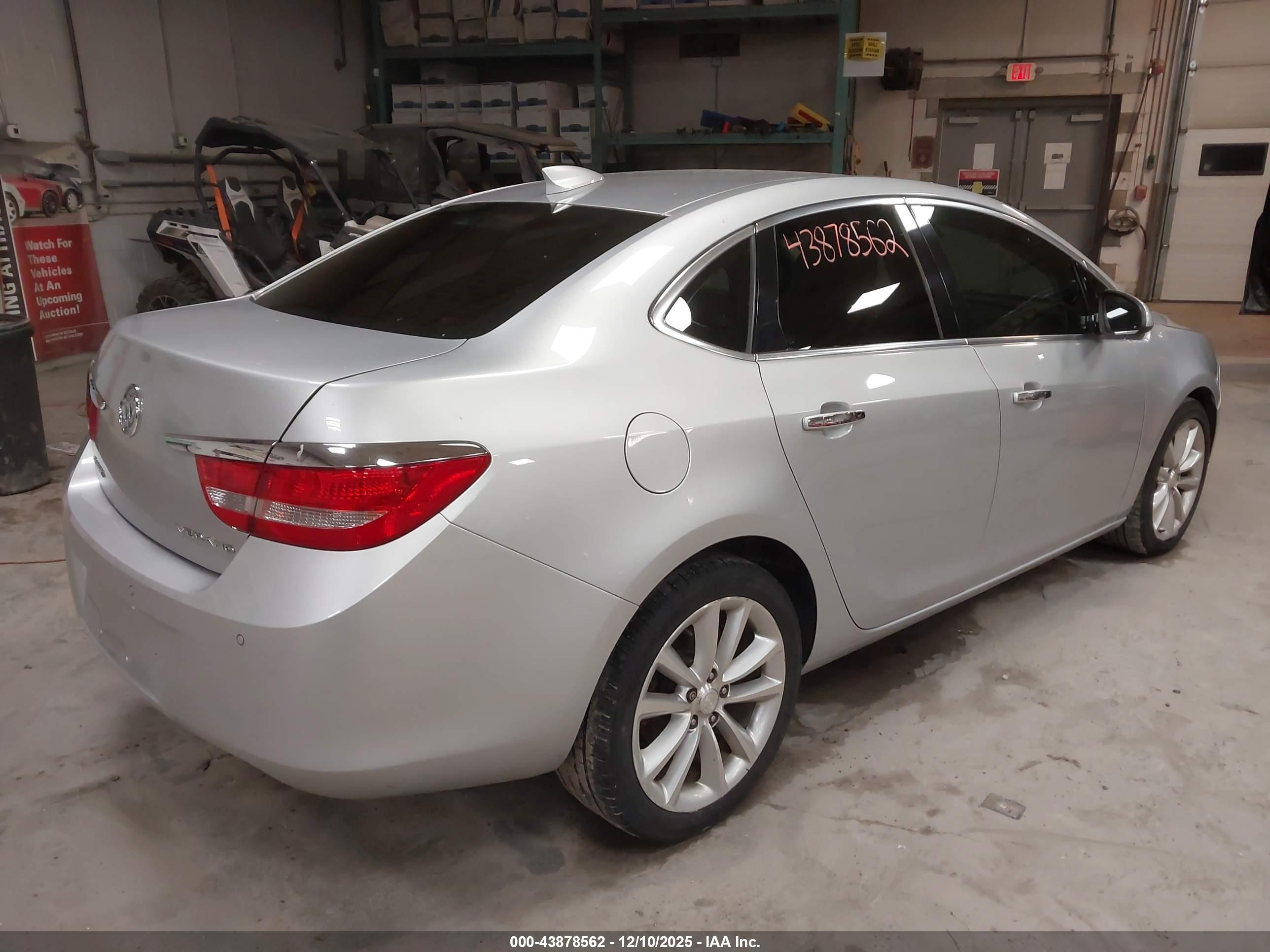 BUICK VERANO image 4