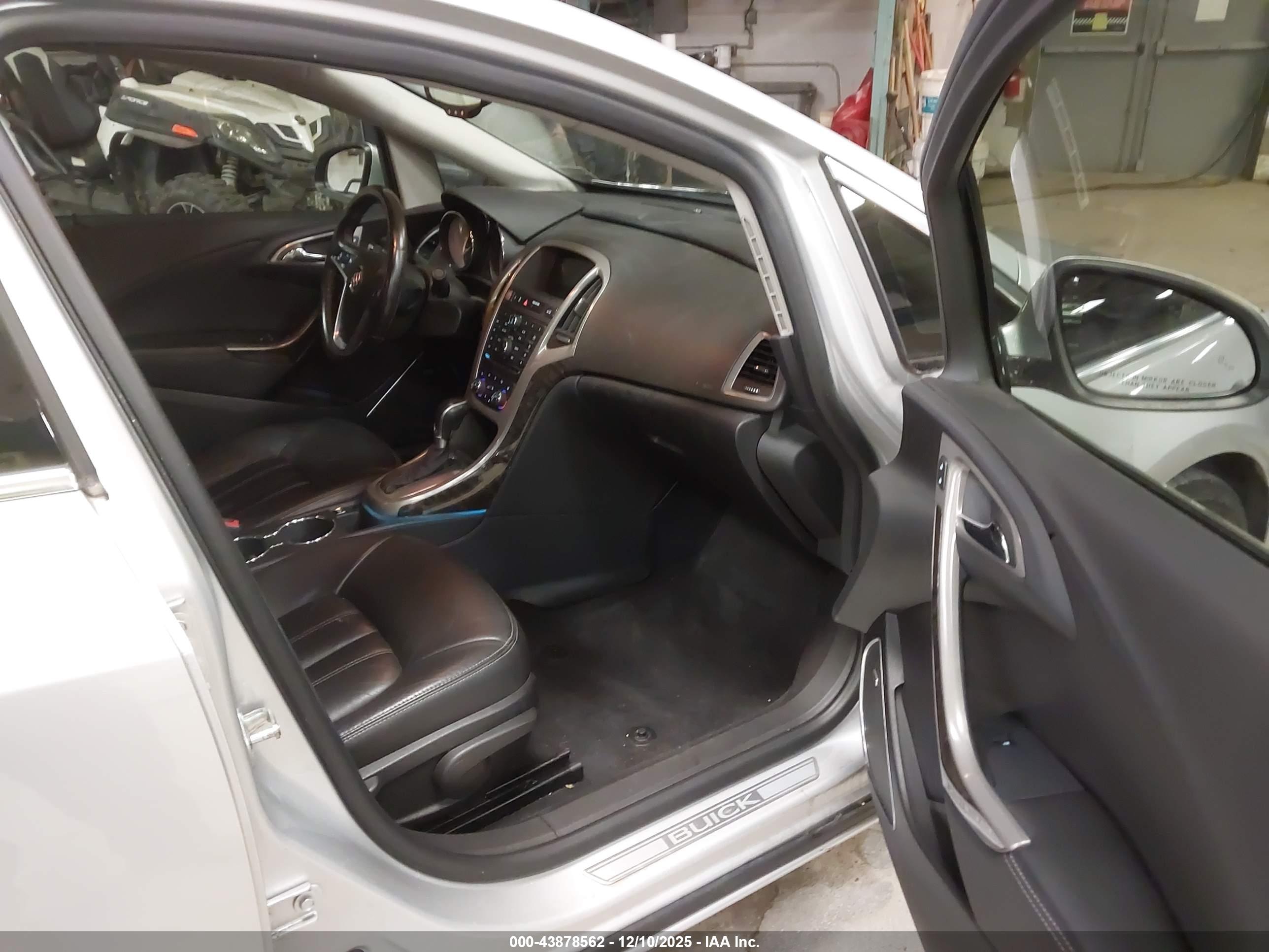 BUICK VERANO image 5