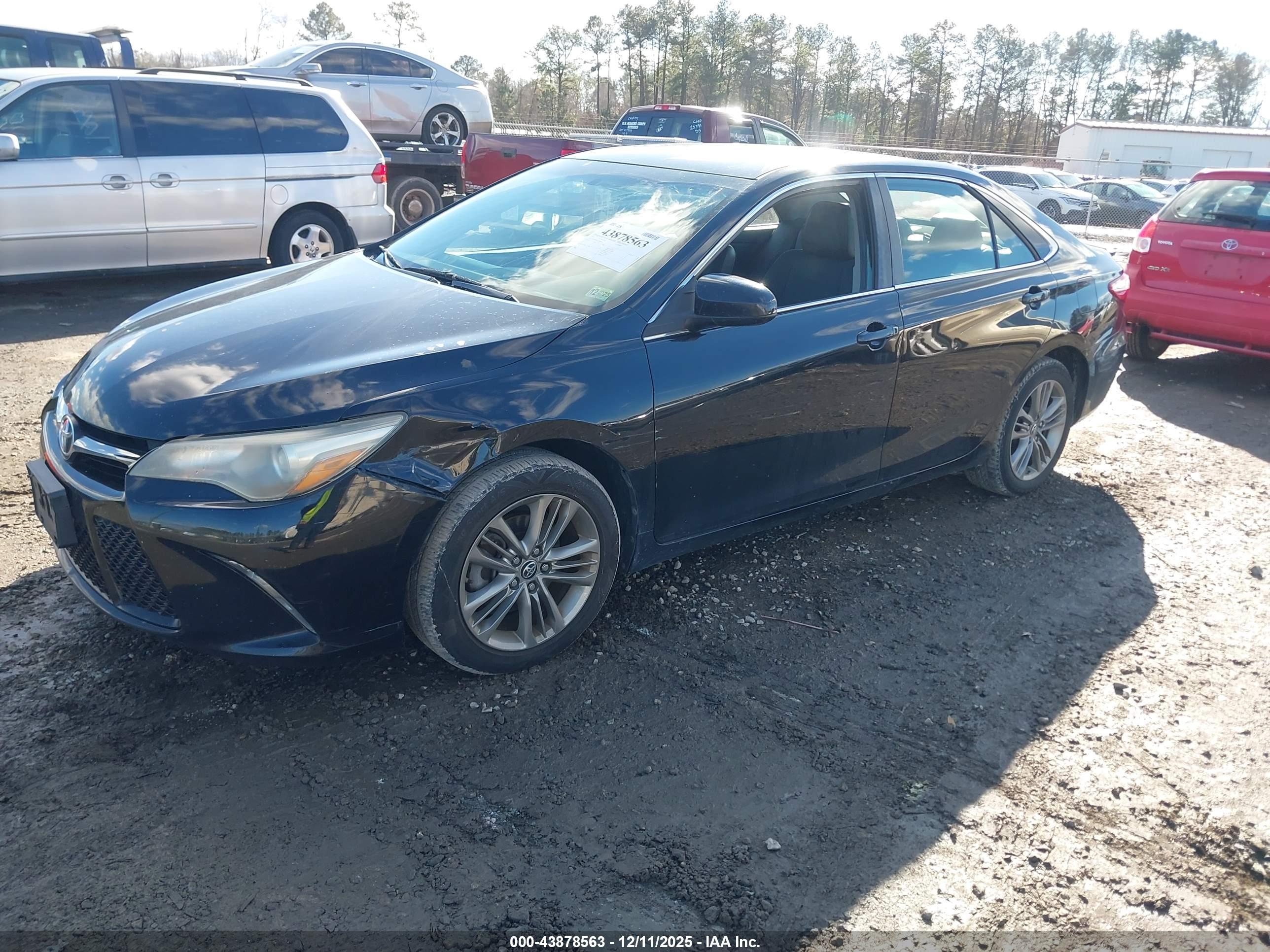 TOYOTA CAMRY image 2