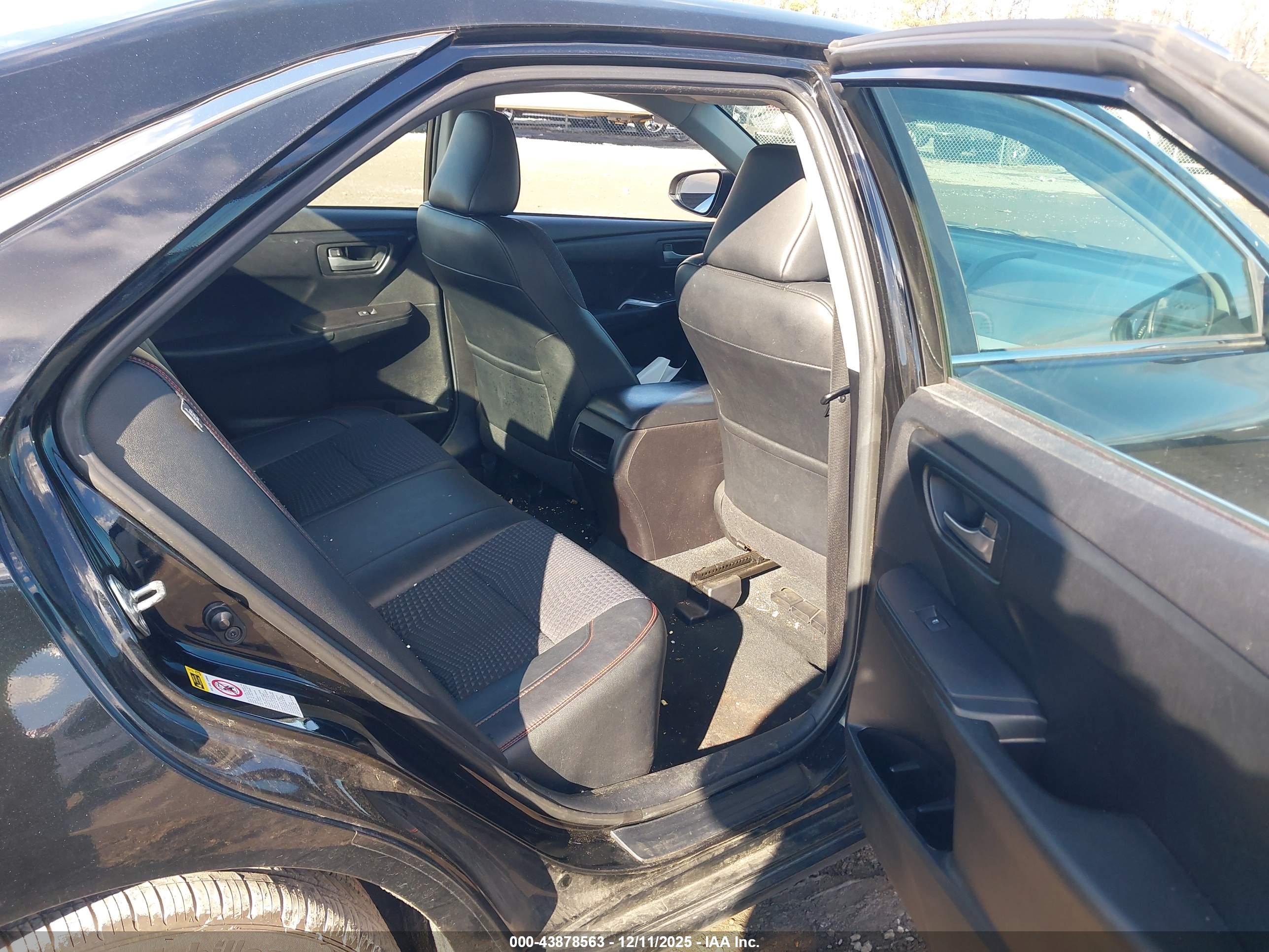 TOYOTA CAMRY image 8