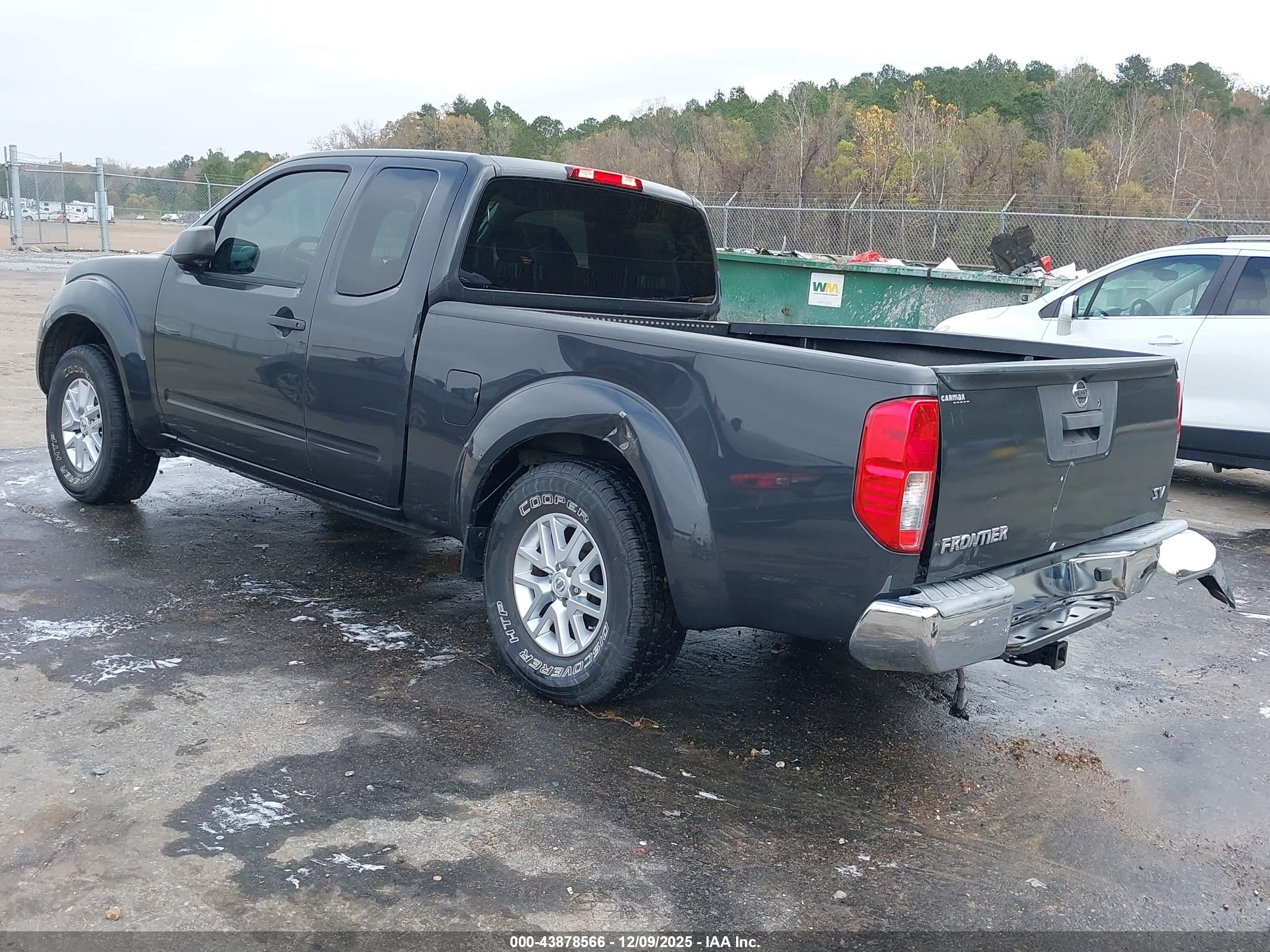 NISSAN FRONTIER image 3
