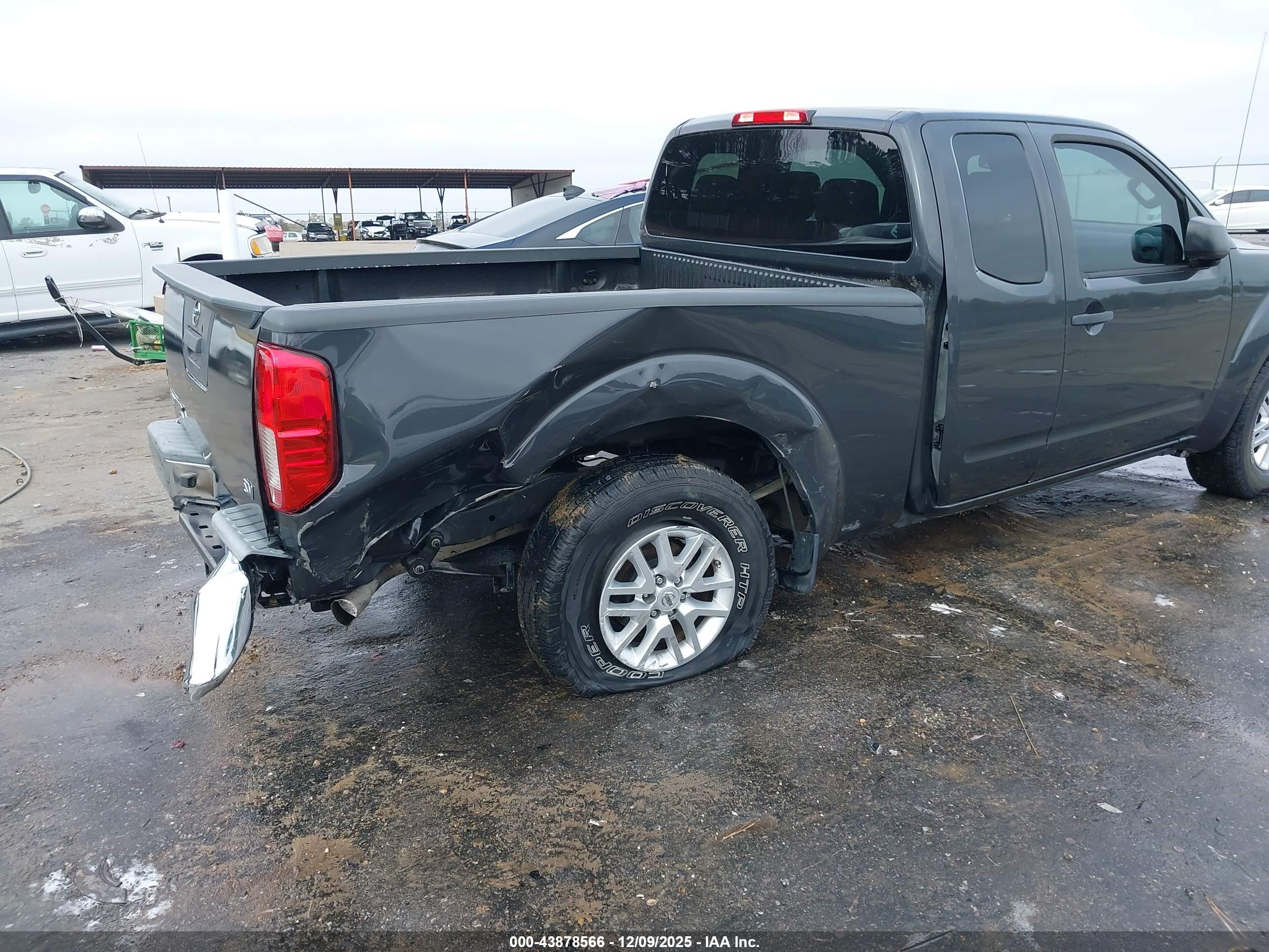 NISSAN FRONTIER image 6