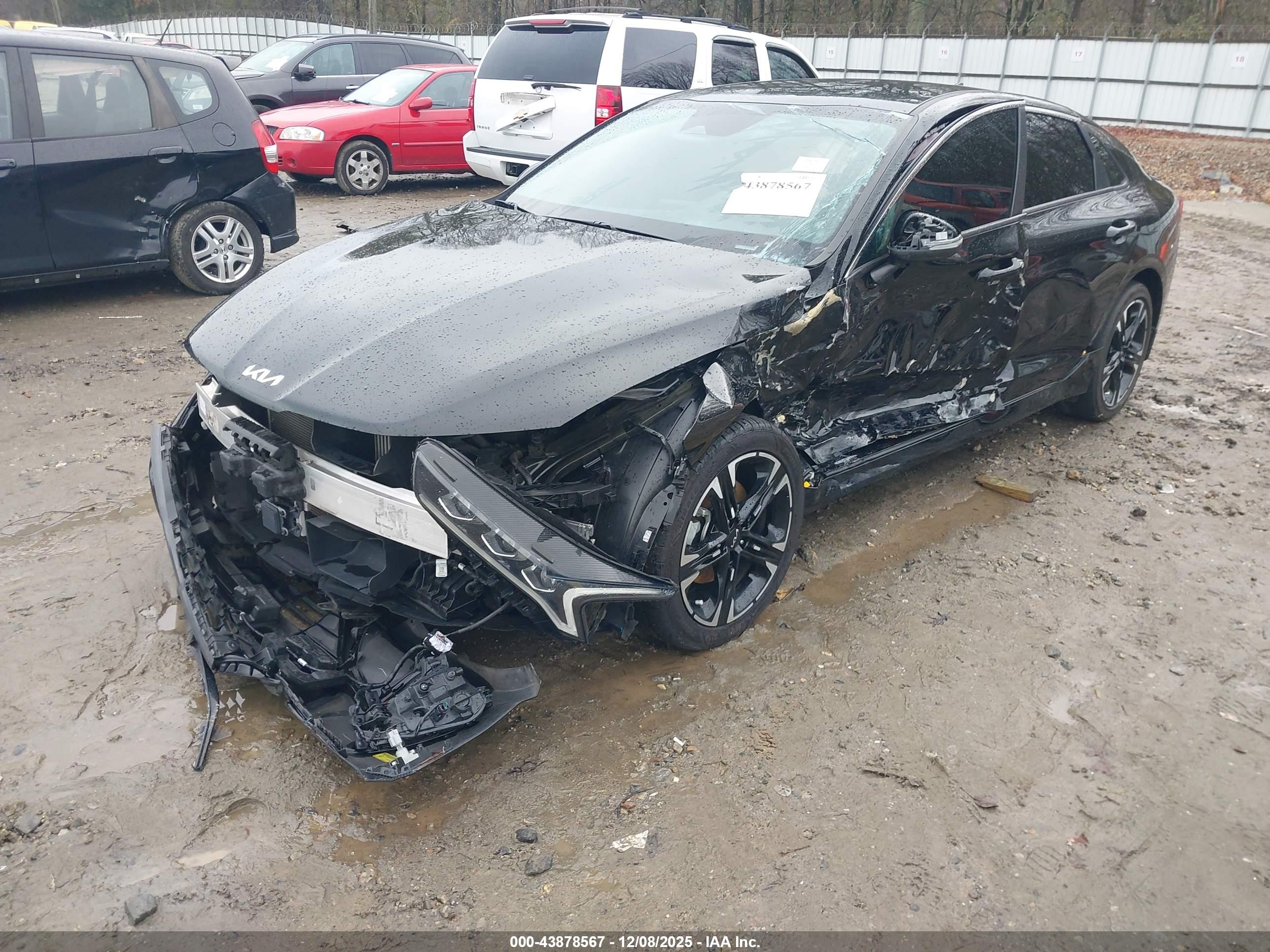 KIA K5 image 2