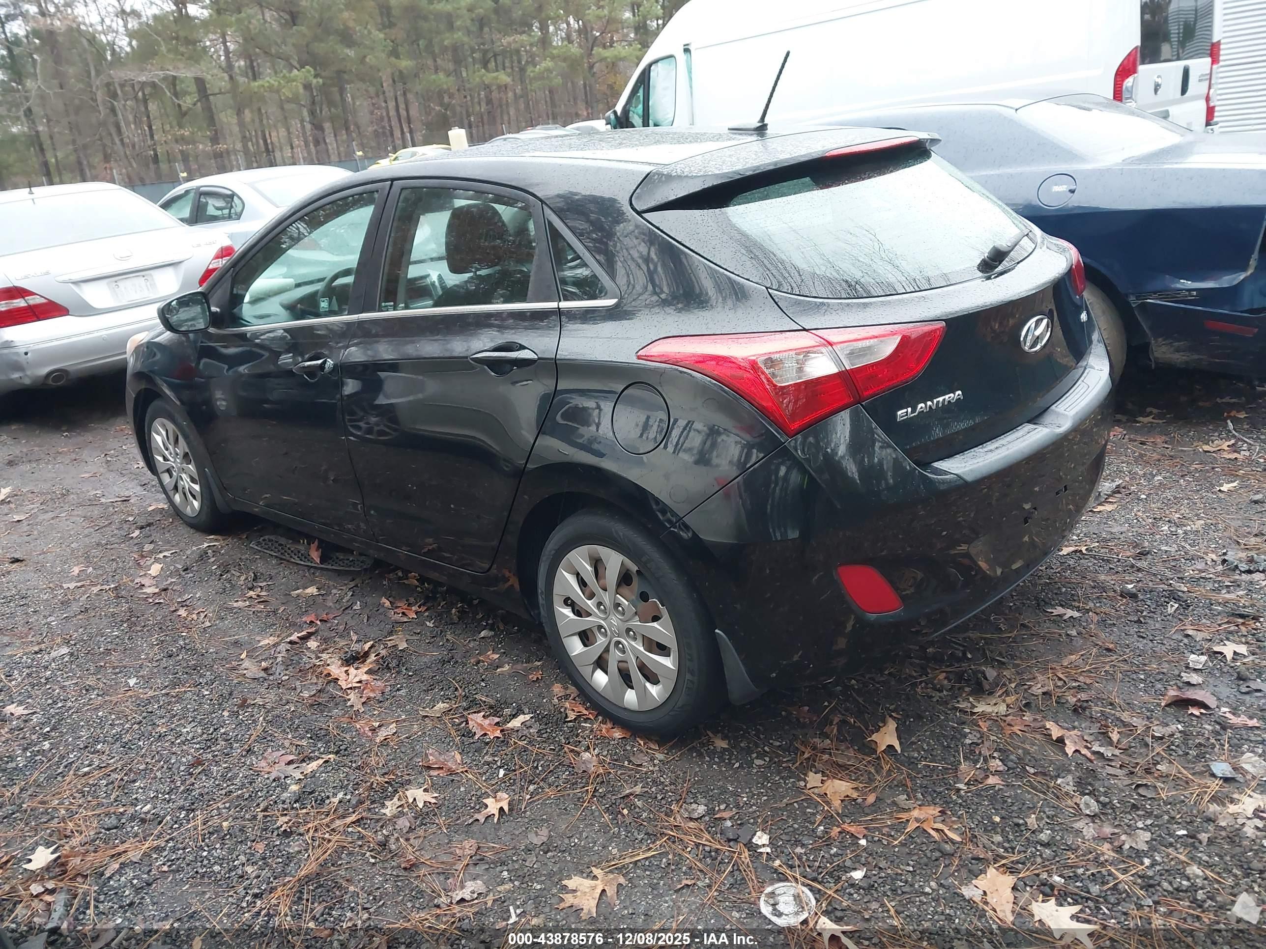 HYUNDAI ELANTRA image 3