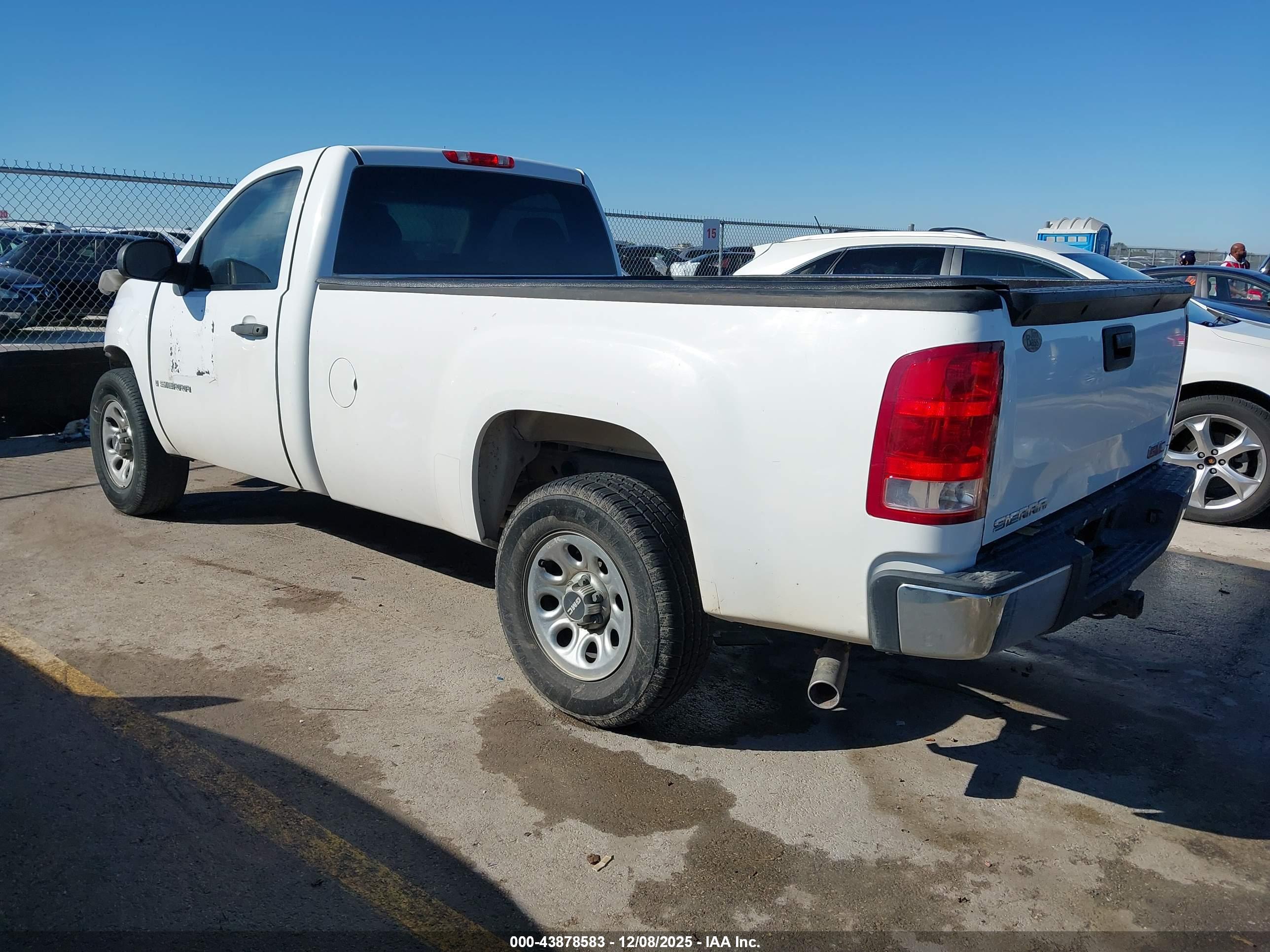 GMC SIERRA image 3