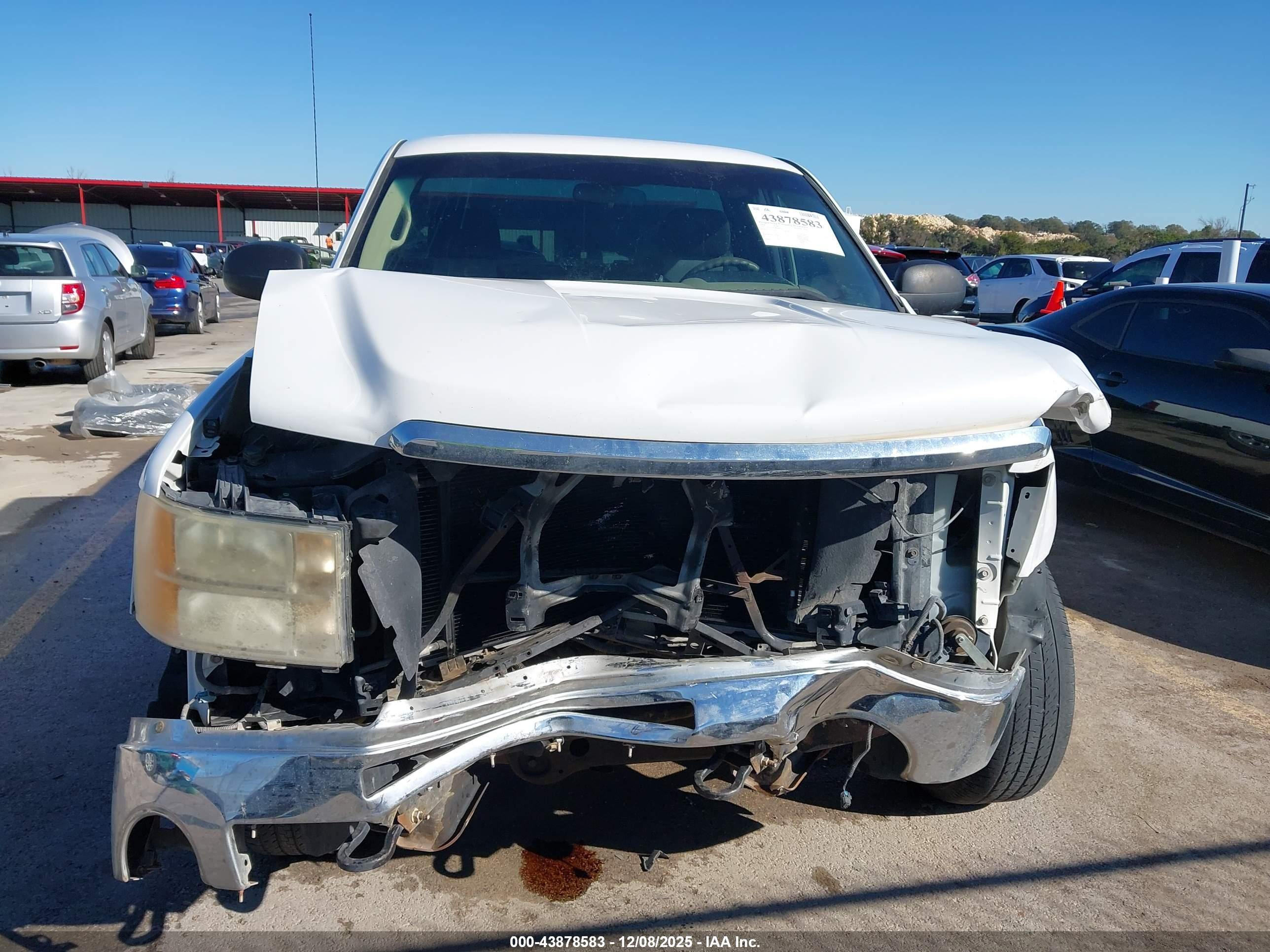 GMC SIERRA image 6