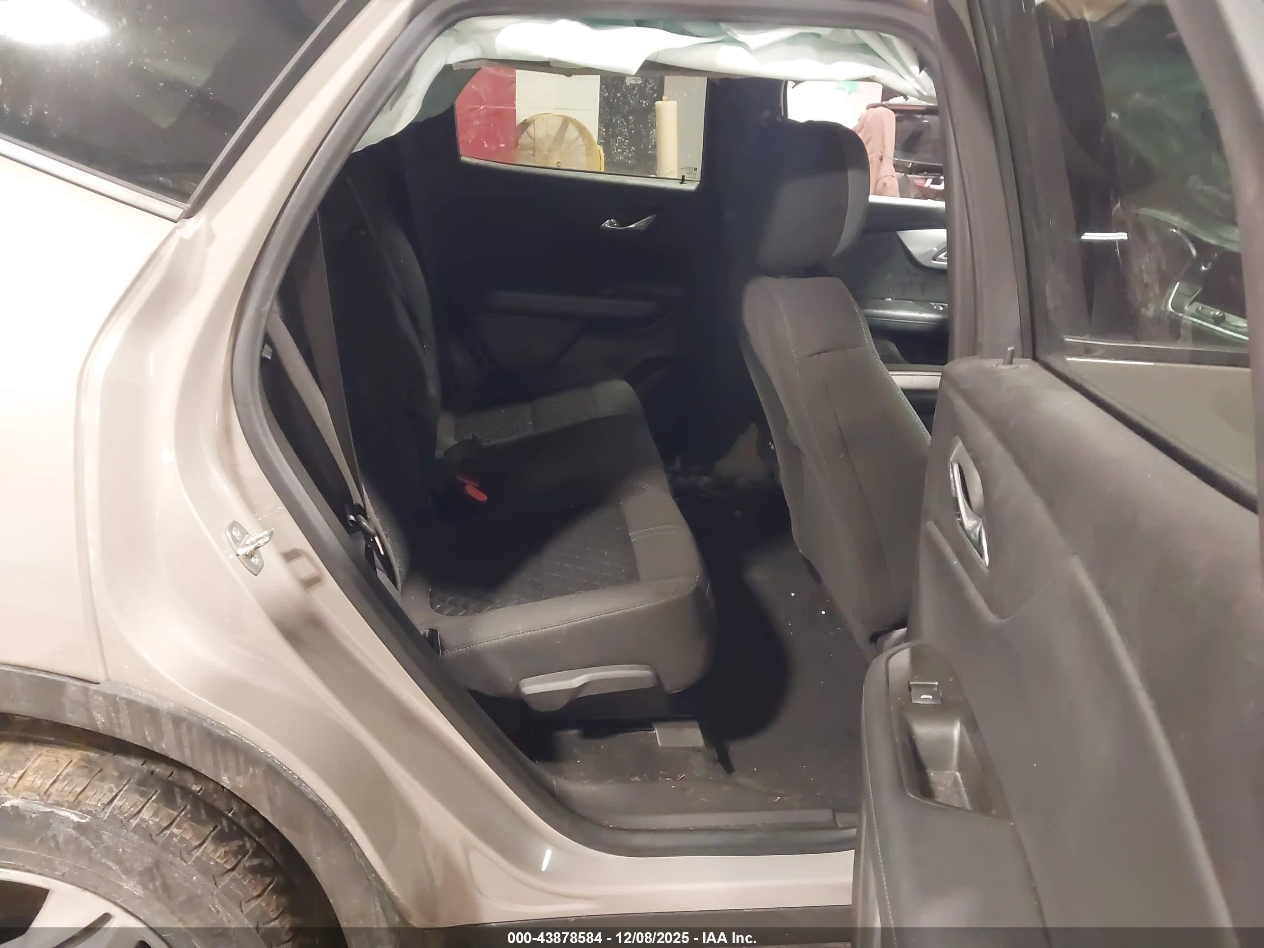 CHEVROLET BLAZER image 8