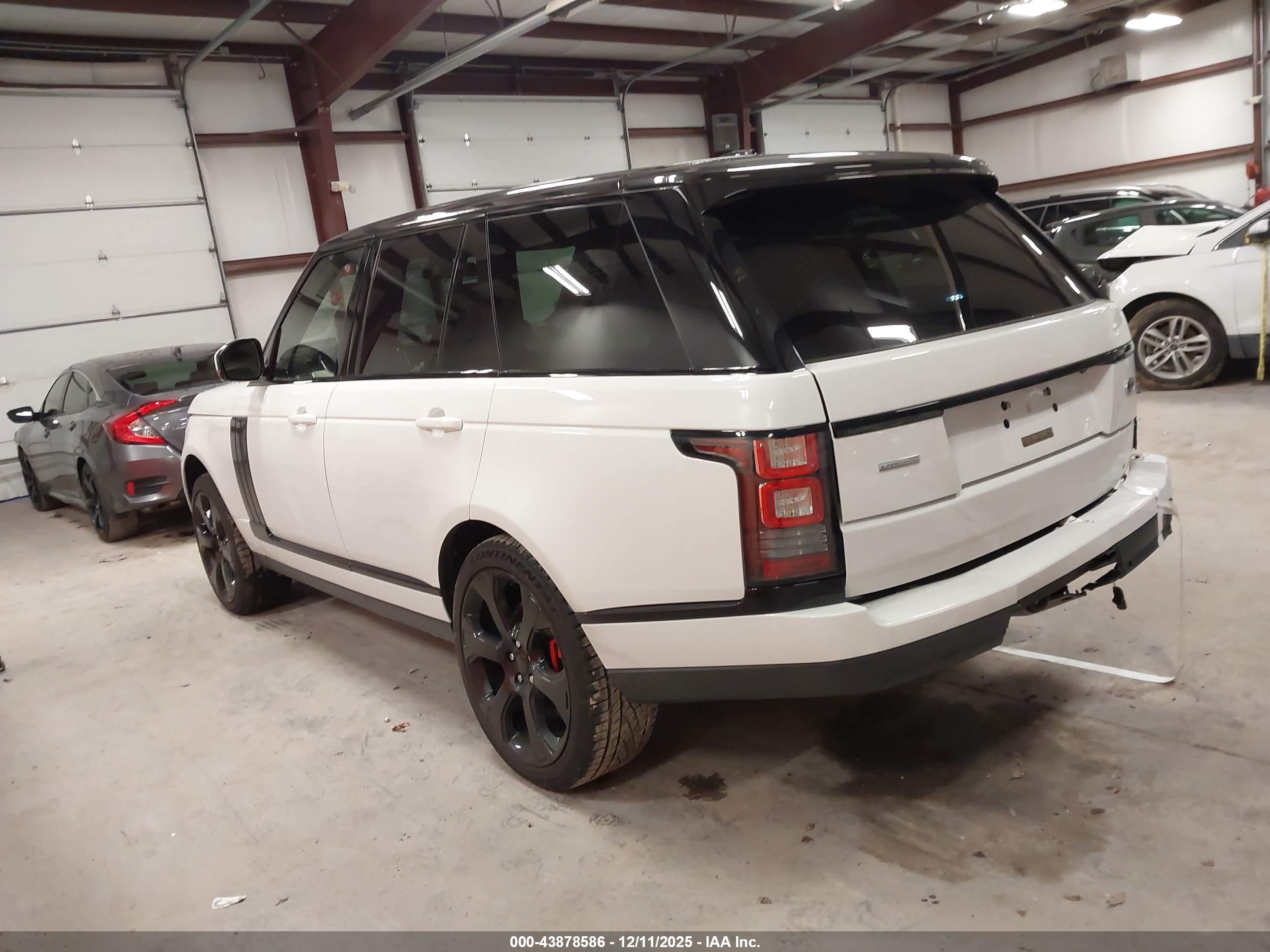 LAND ROVER image 3