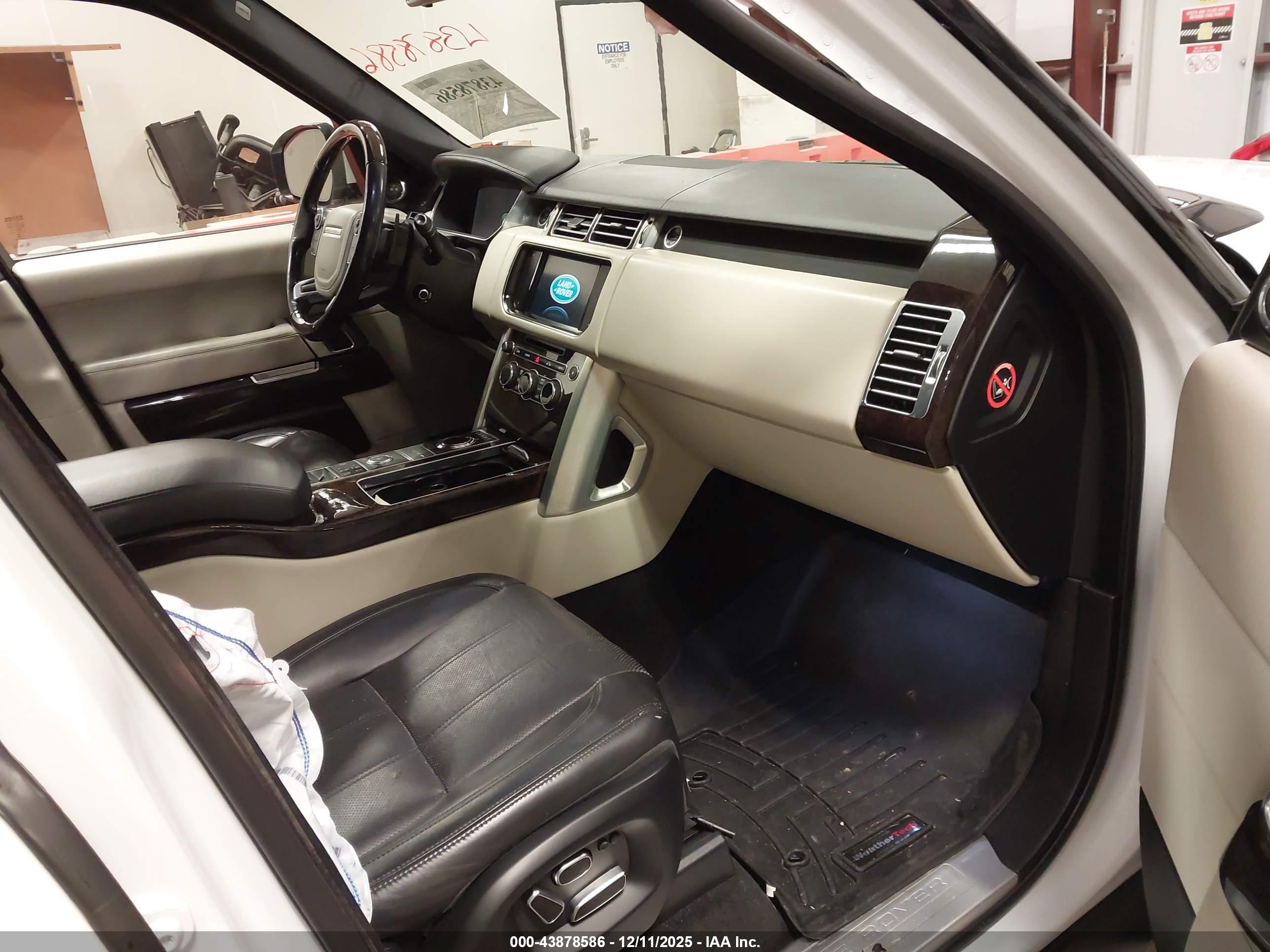 LAND ROVER image 5