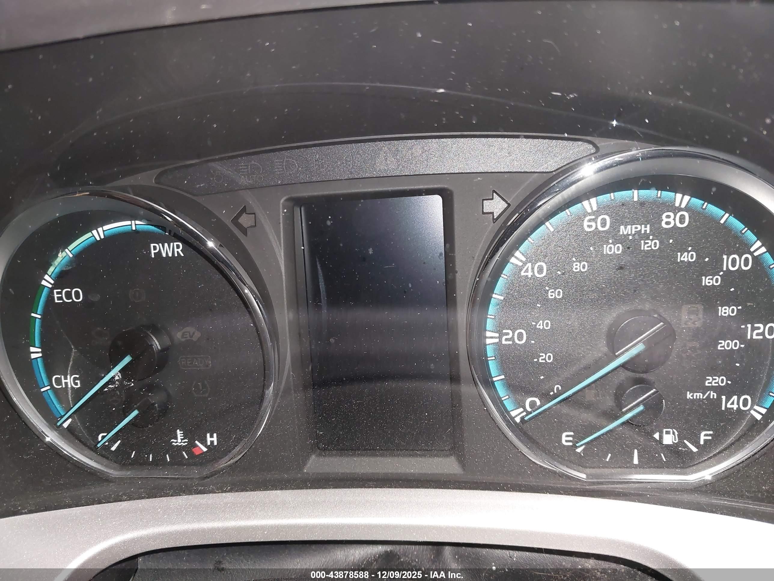 TOYOTA RAV4 image 7