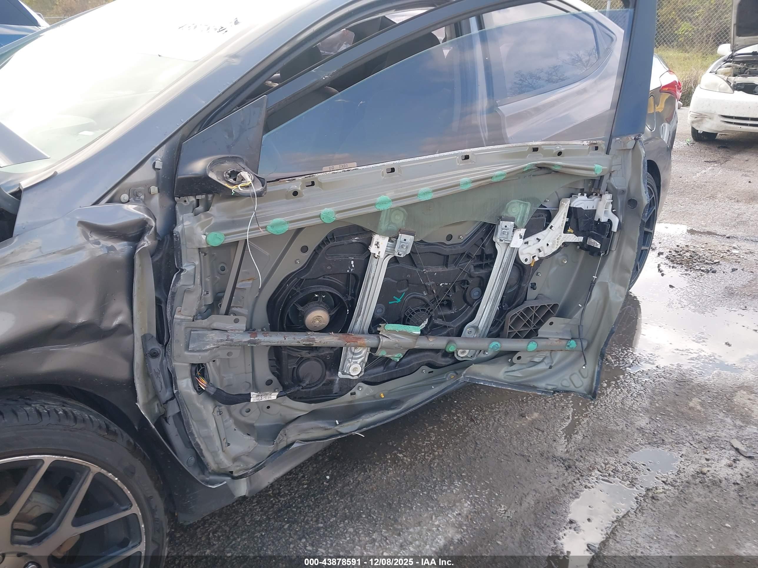 HYUNDAI ELANTRA image 6