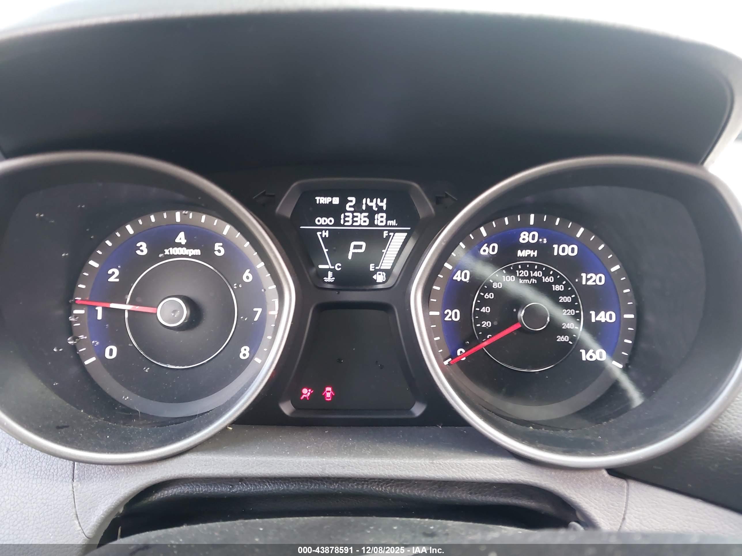 HYUNDAI ELANTRA image 7