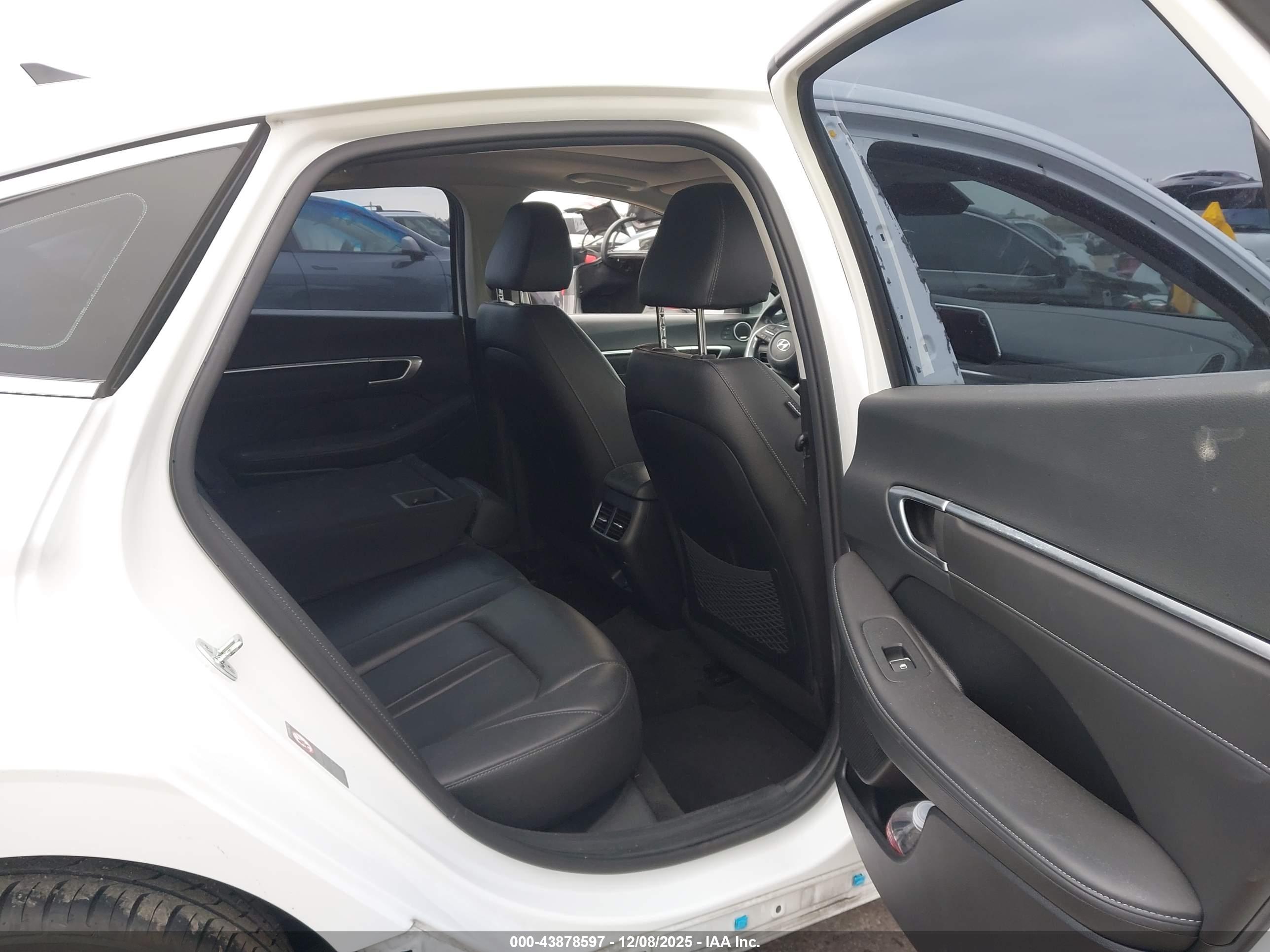 HYUNDAI SONATA image 8