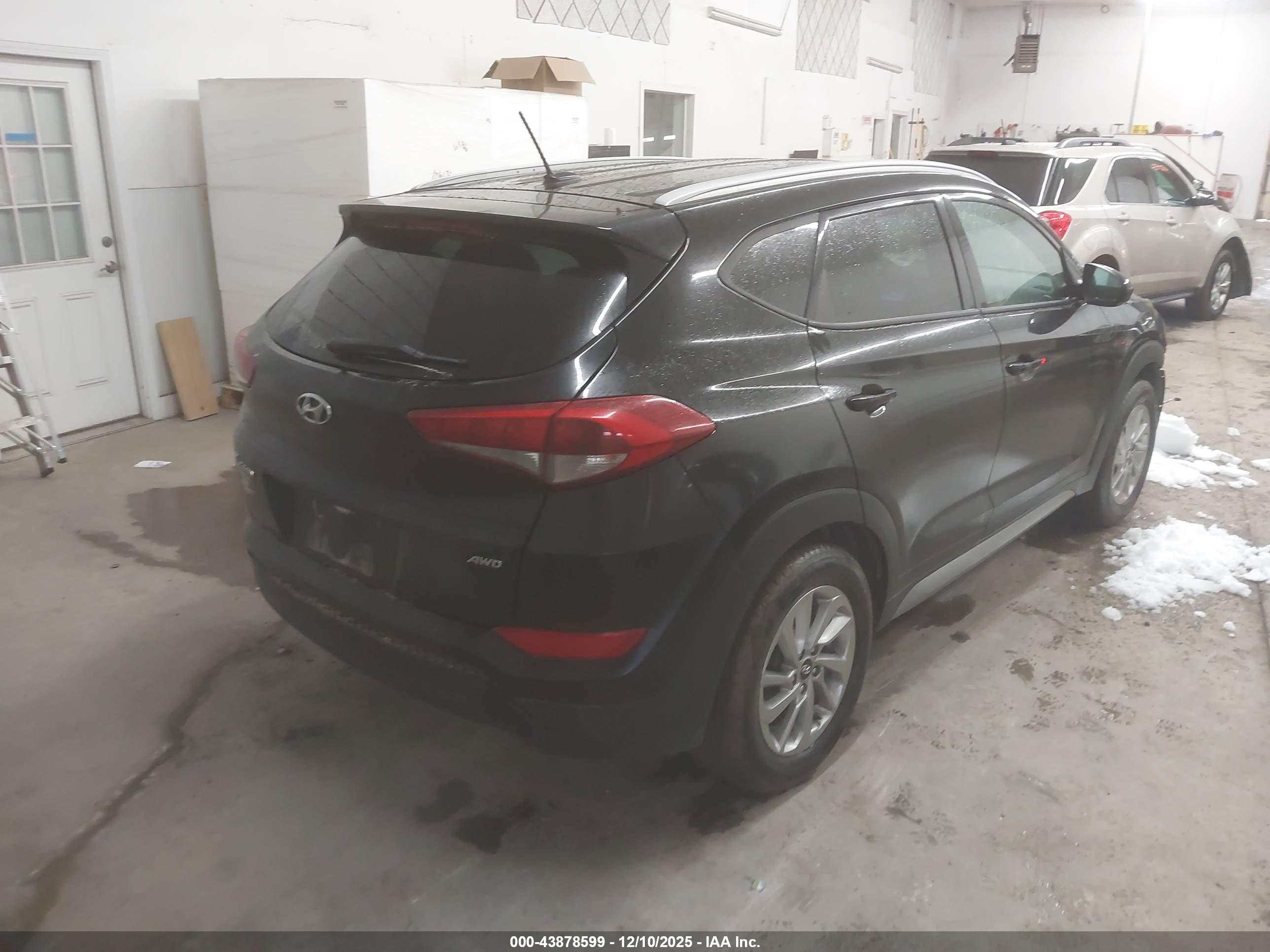 HYUNDAI TUCSON image 4