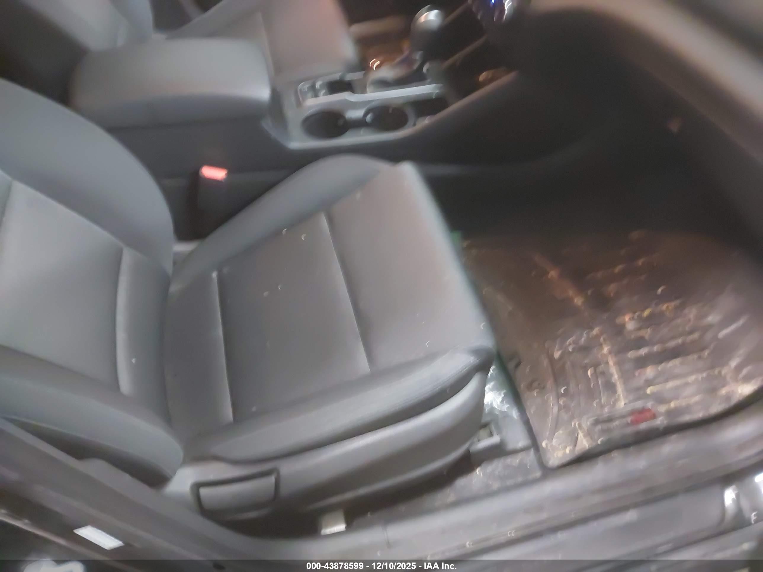 HYUNDAI TUCSON image 5