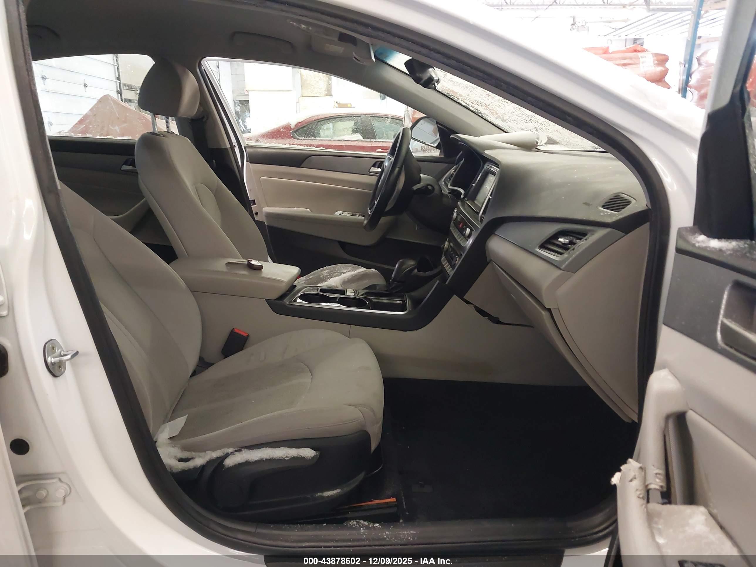 HYUNDAI SONATA image 5