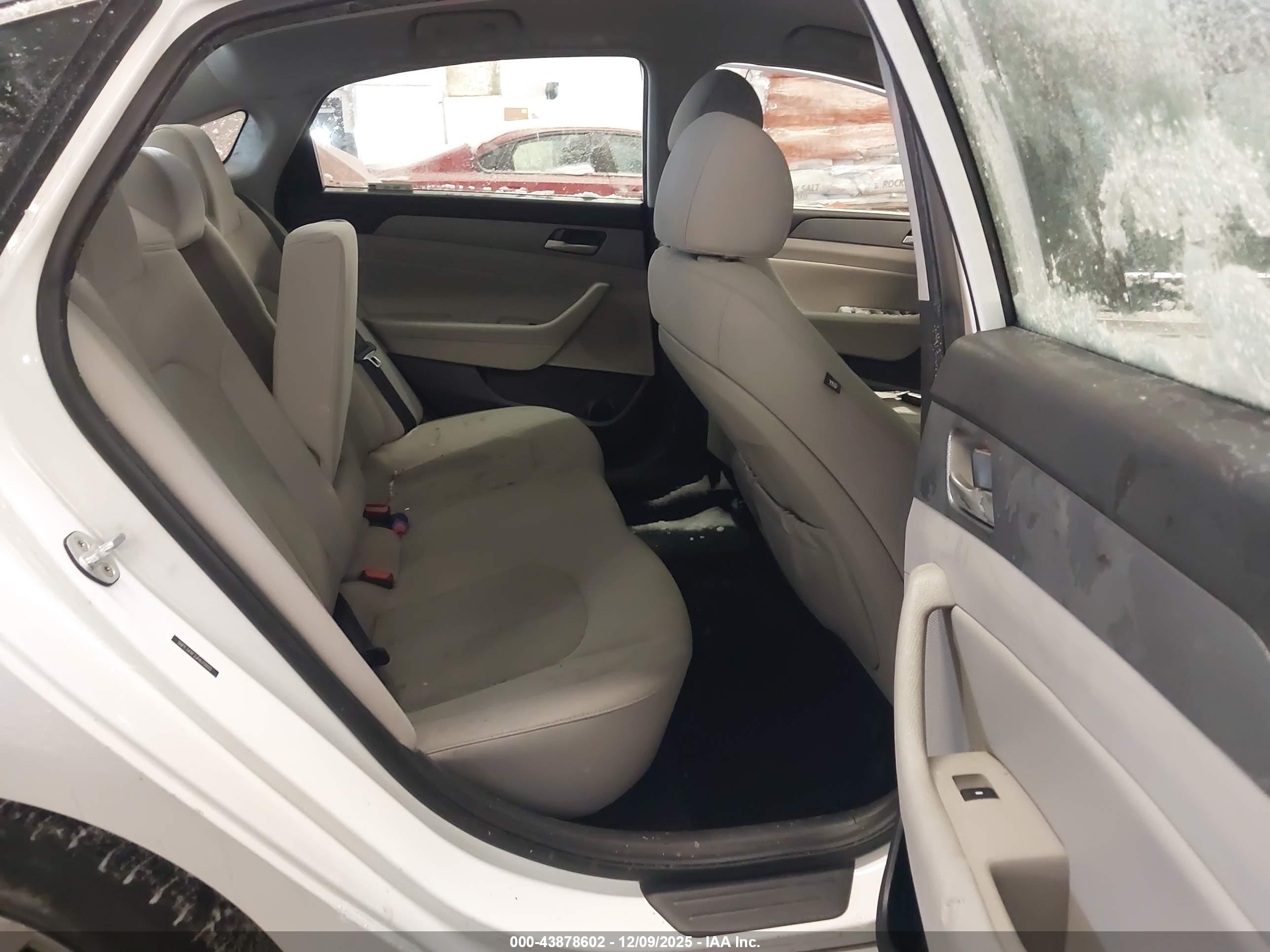 HYUNDAI SONATA image 8