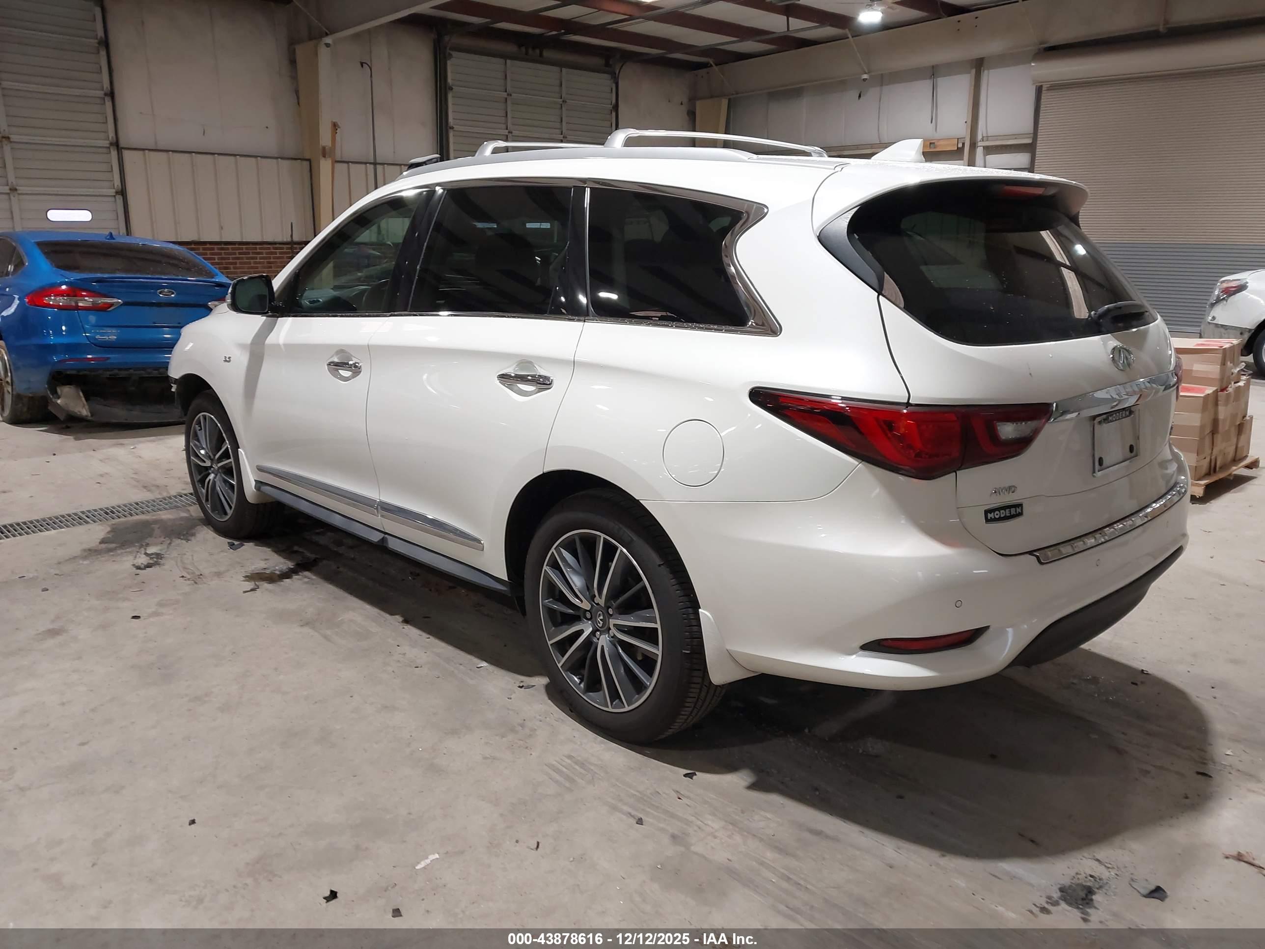 INFINITI QX60 image 3