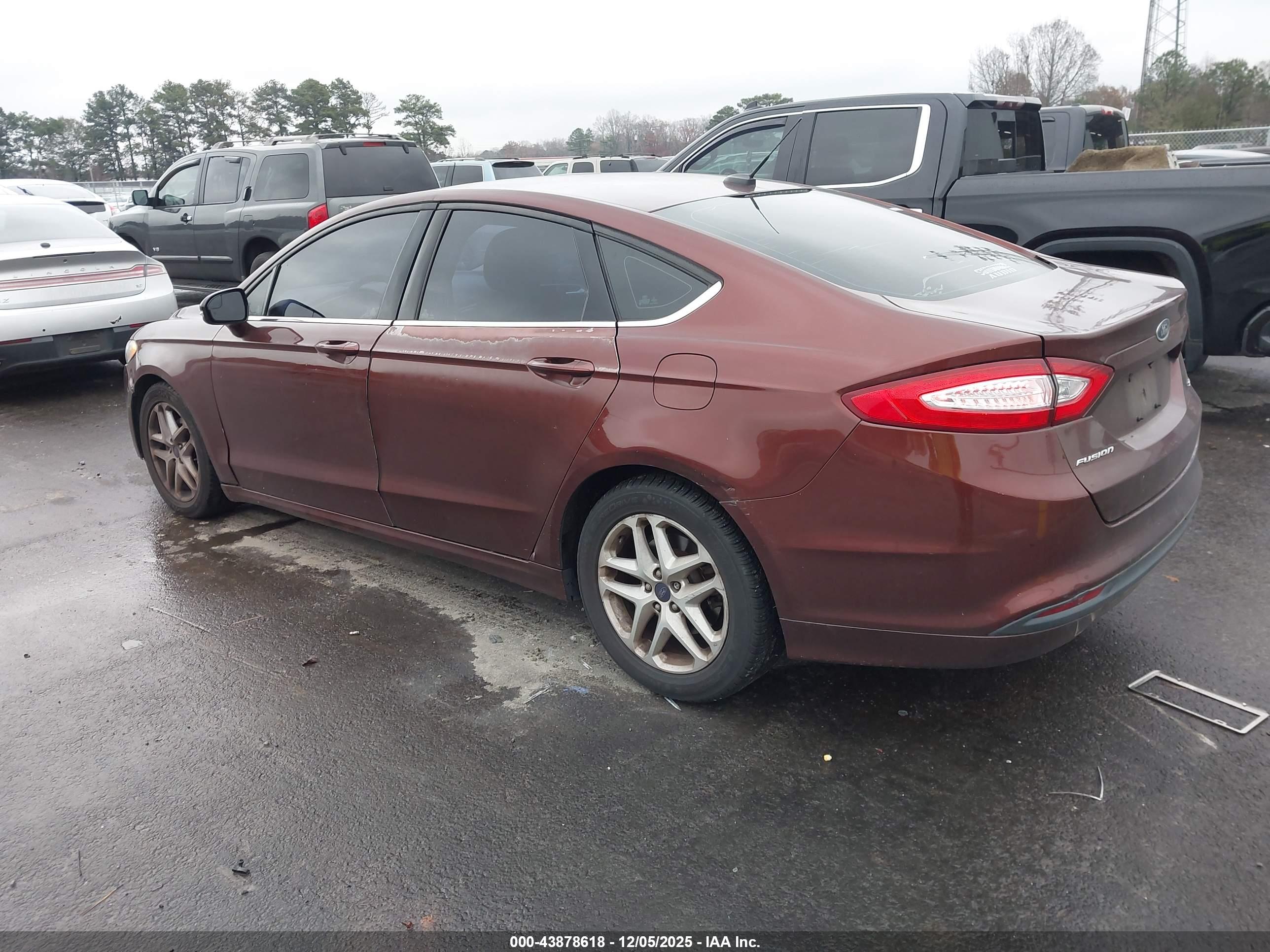 FORD FUSION image 3