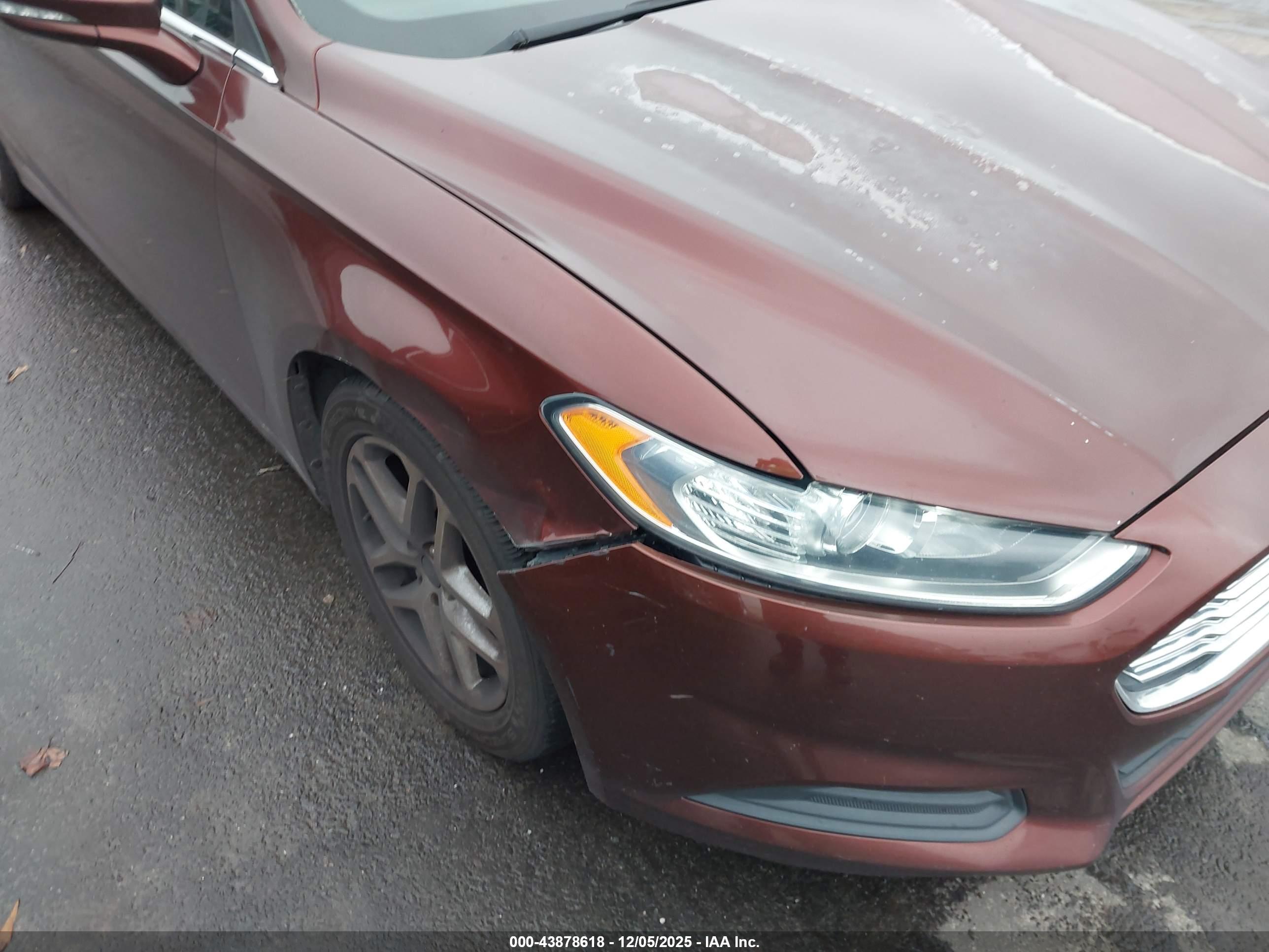 FORD FUSION image 6