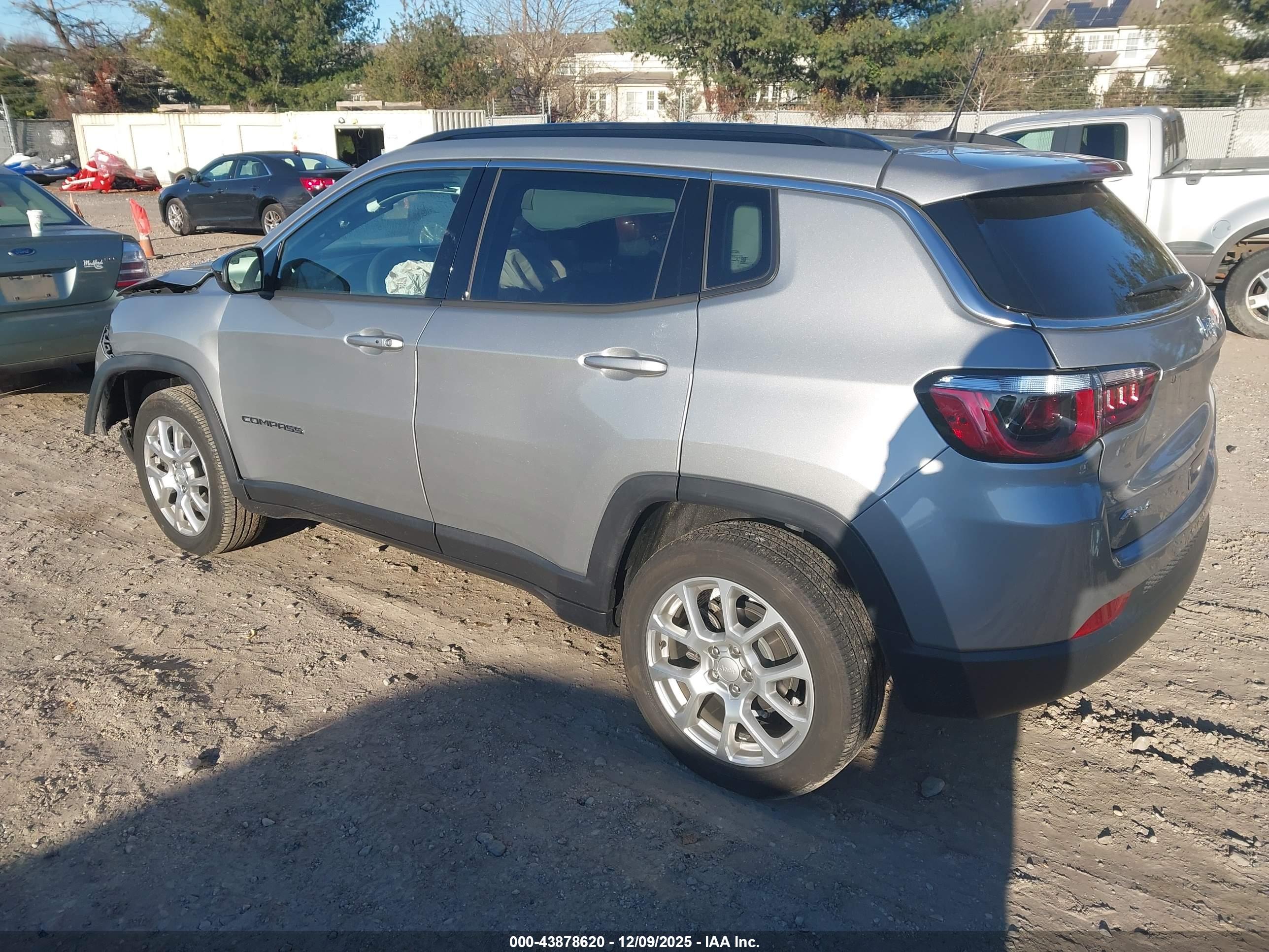 JEEP COMPASS image 3