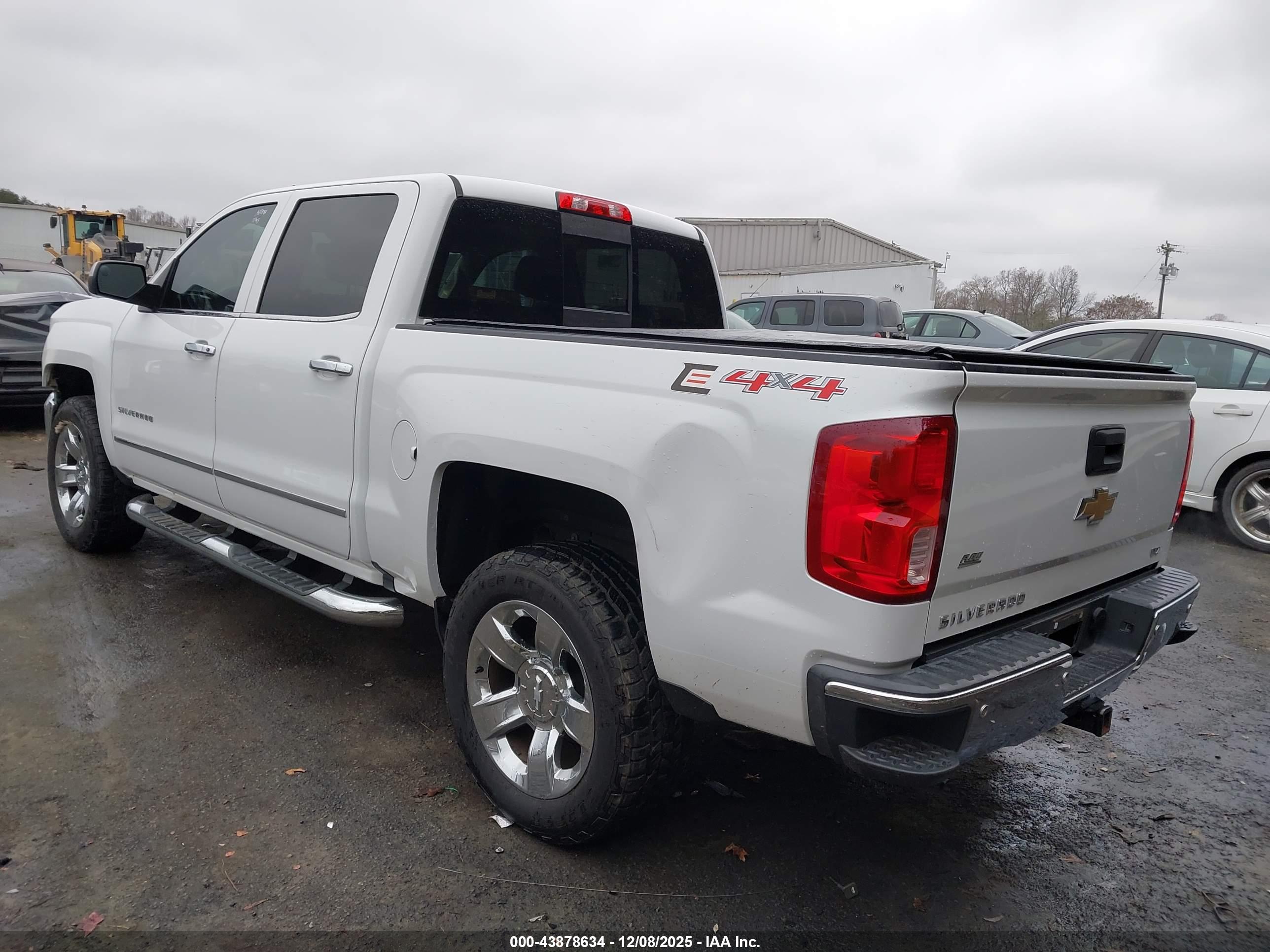 CHEVROLET SILVERADO image 3