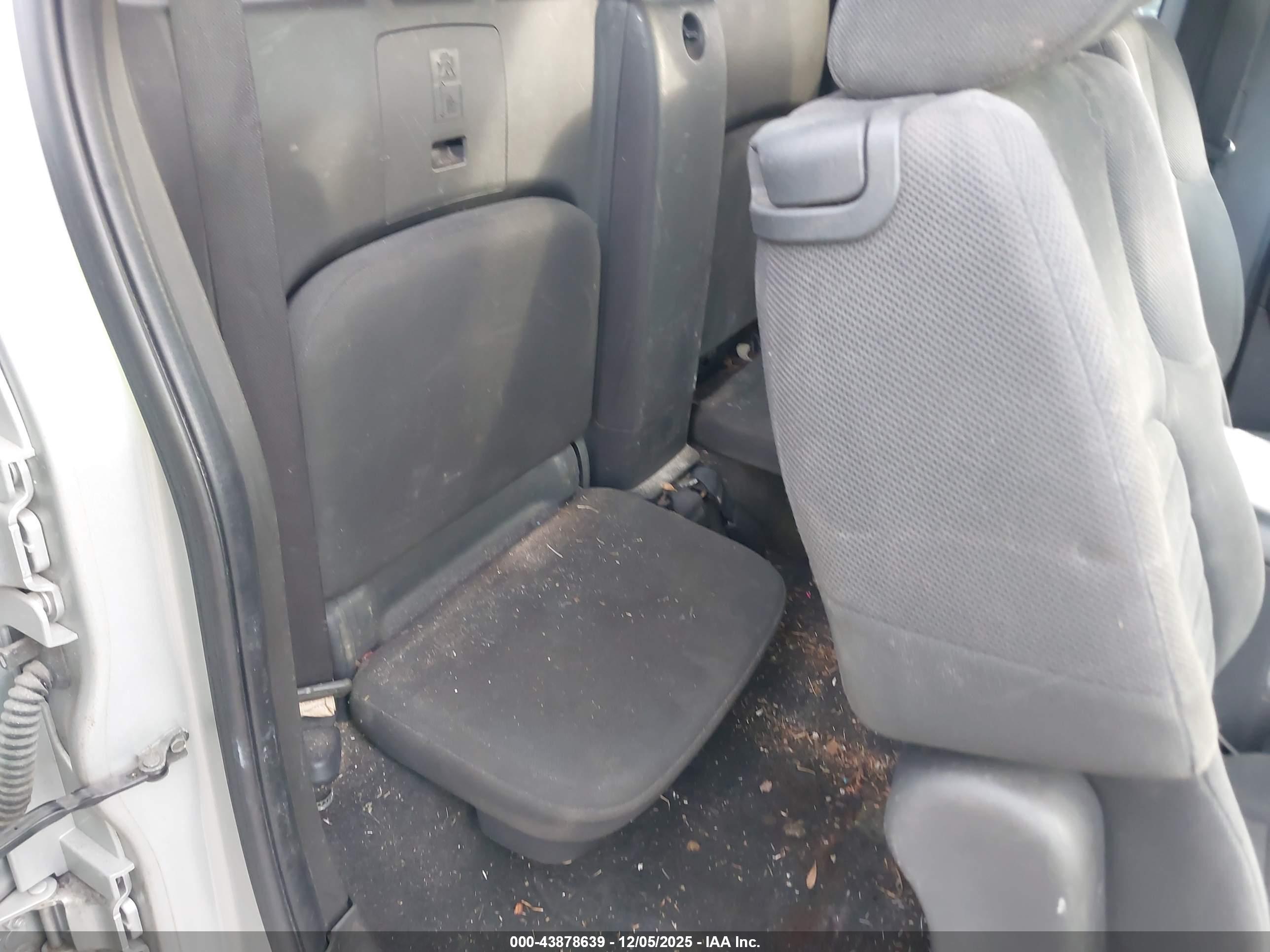 NISSAN FRONTIER image 8