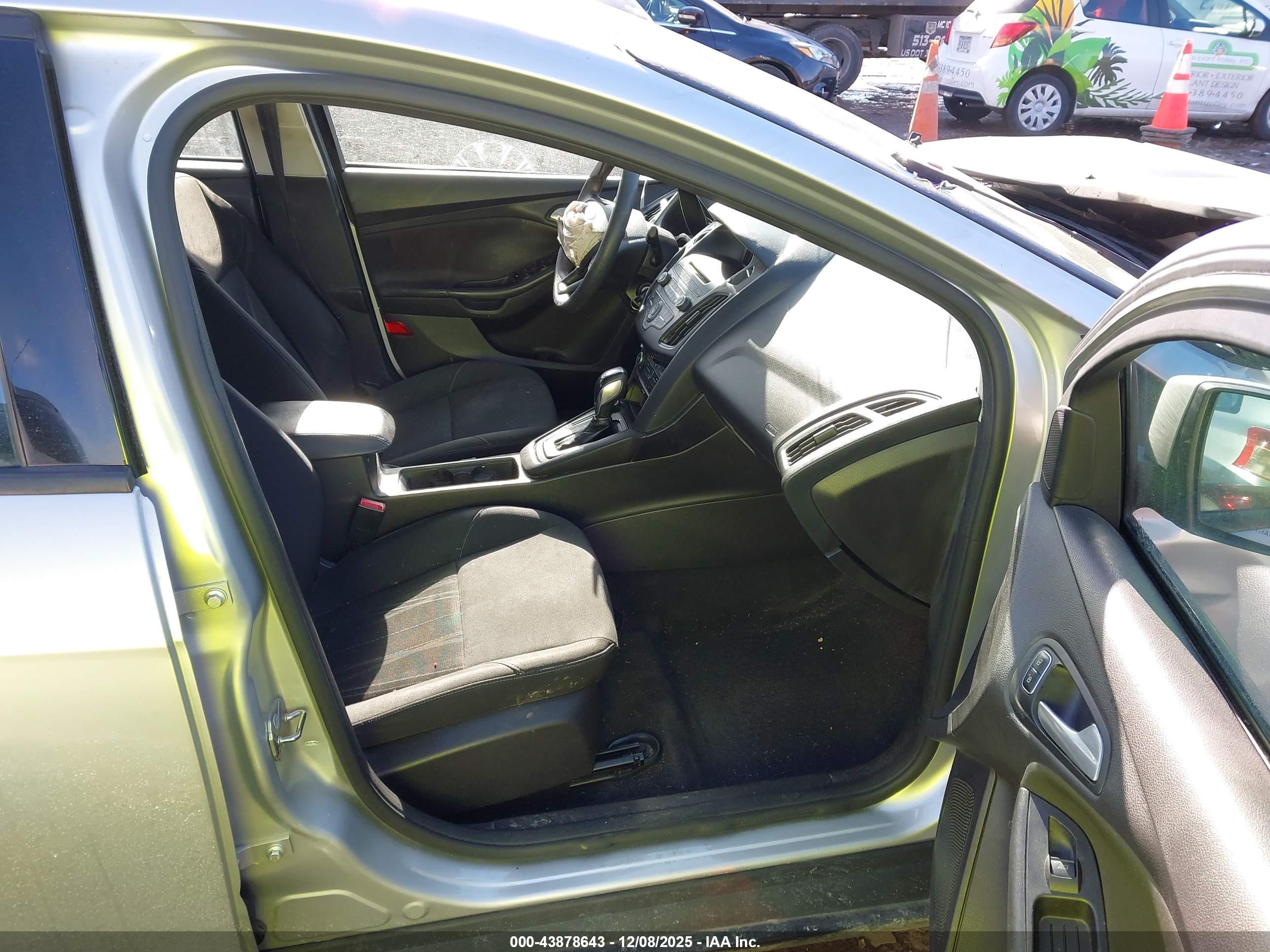 FORD FOCUS image 5