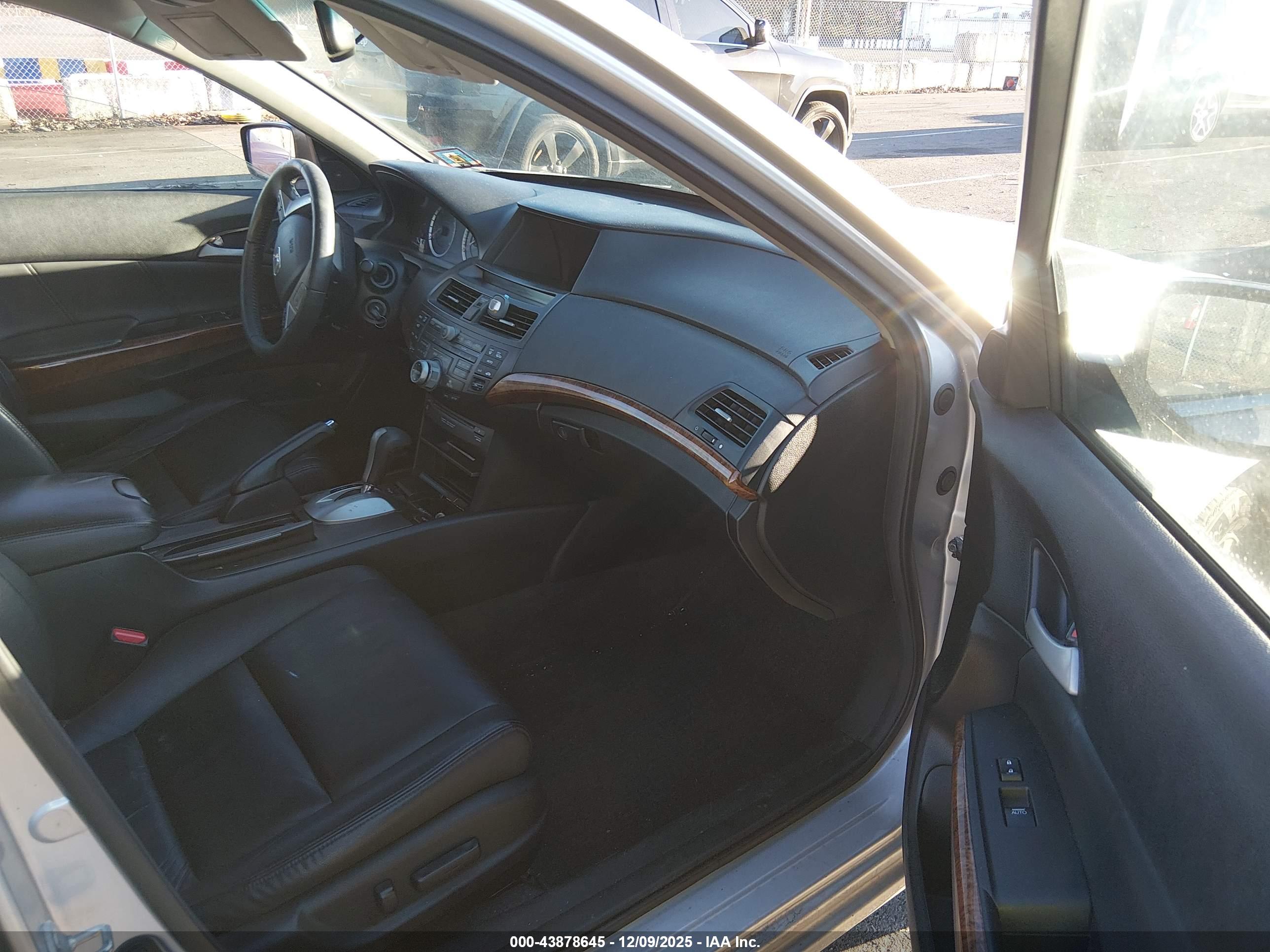 HONDA ACCORD image 5