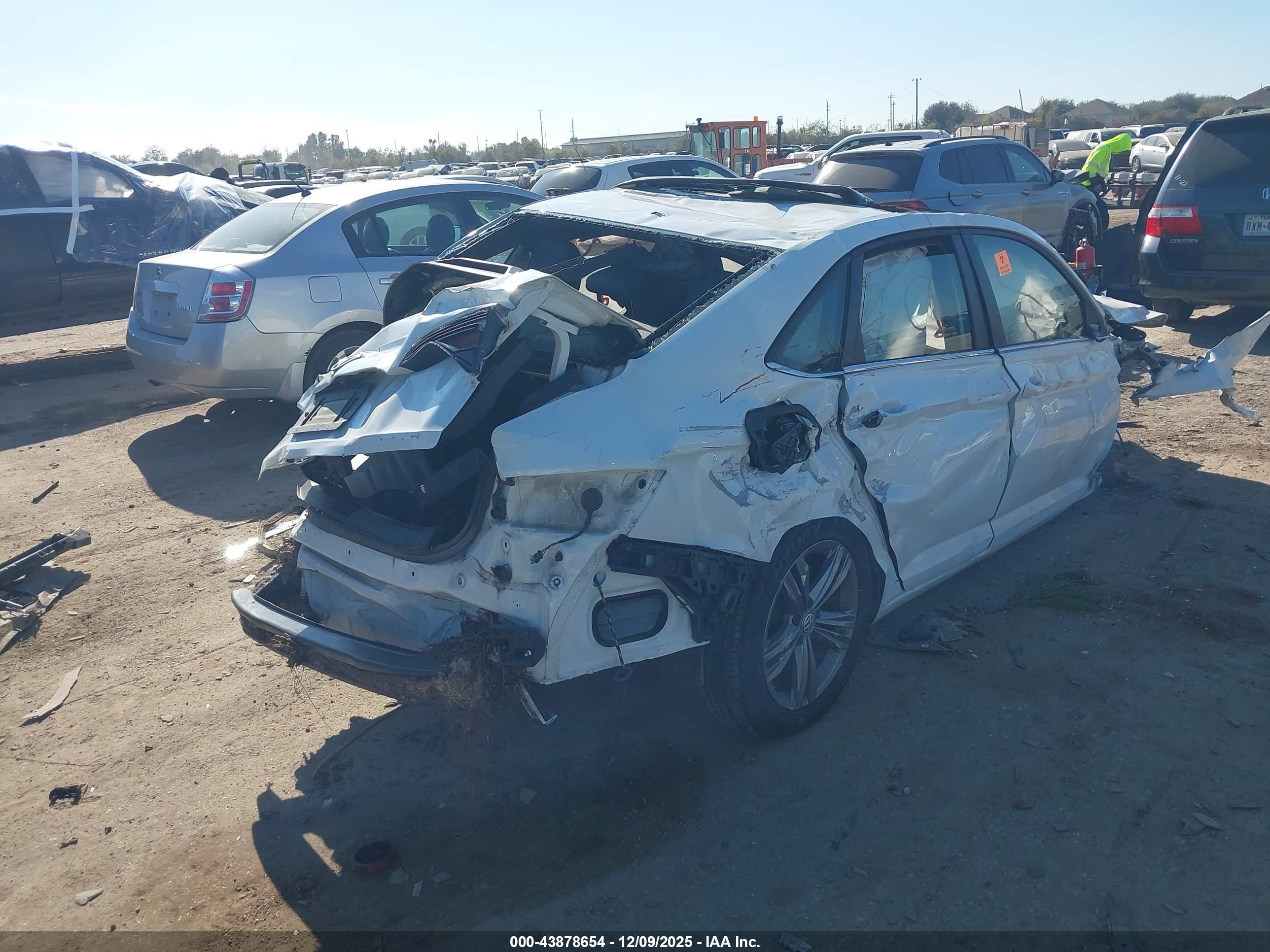 VOLKSWAGEN JETTA image 4