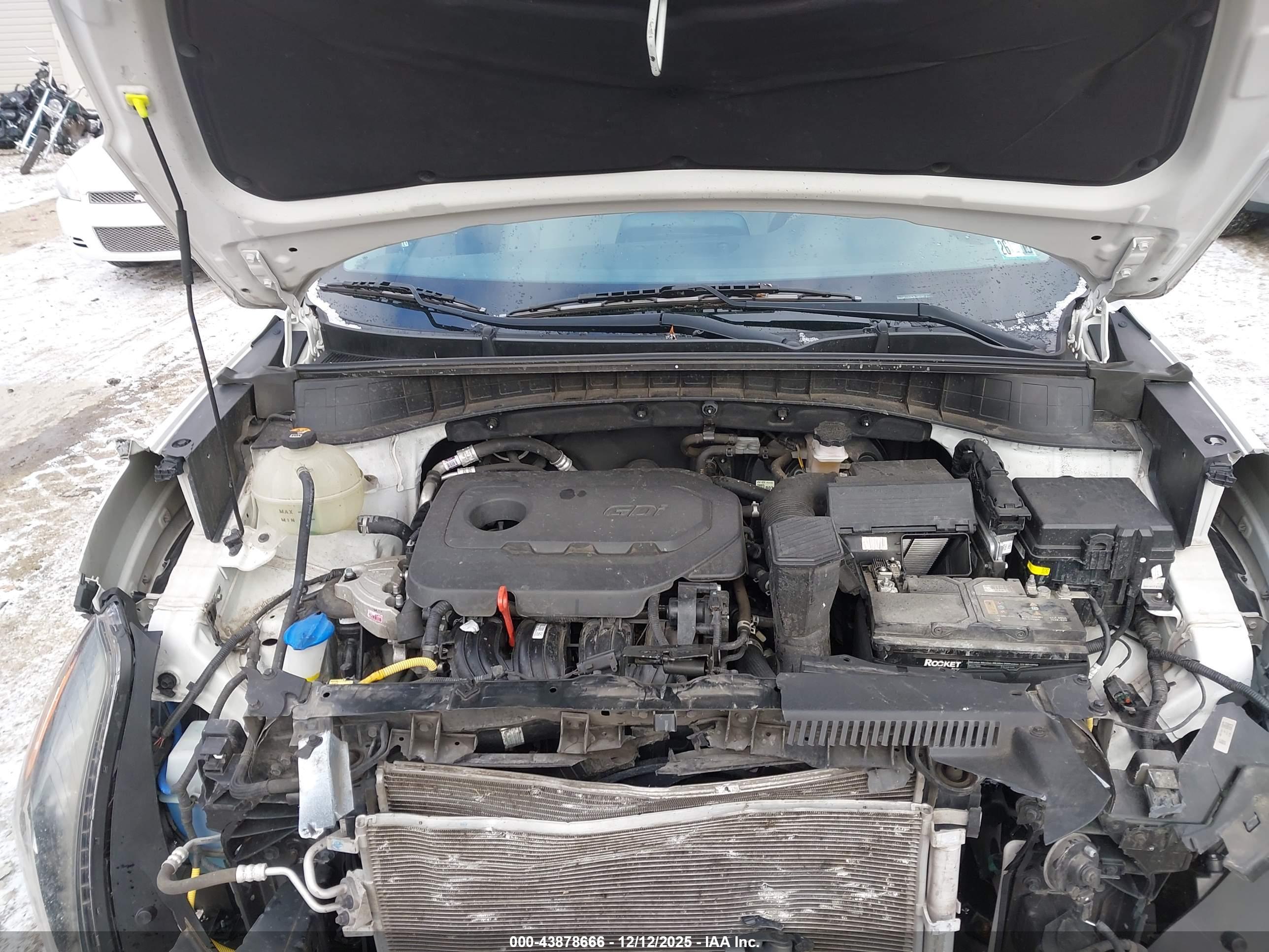 HYUNDAI TUCSON image 10