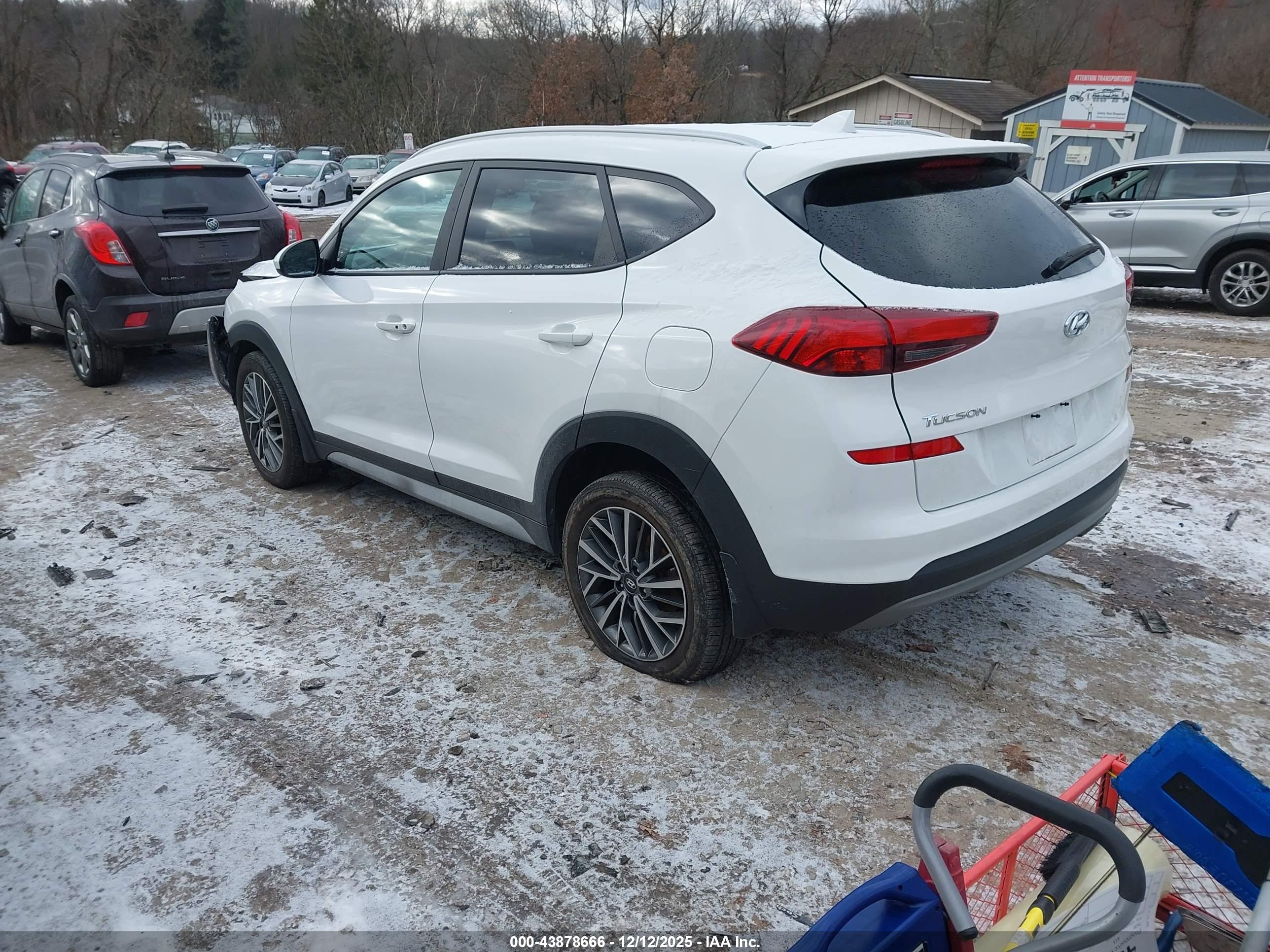 HYUNDAI TUCSON image 3