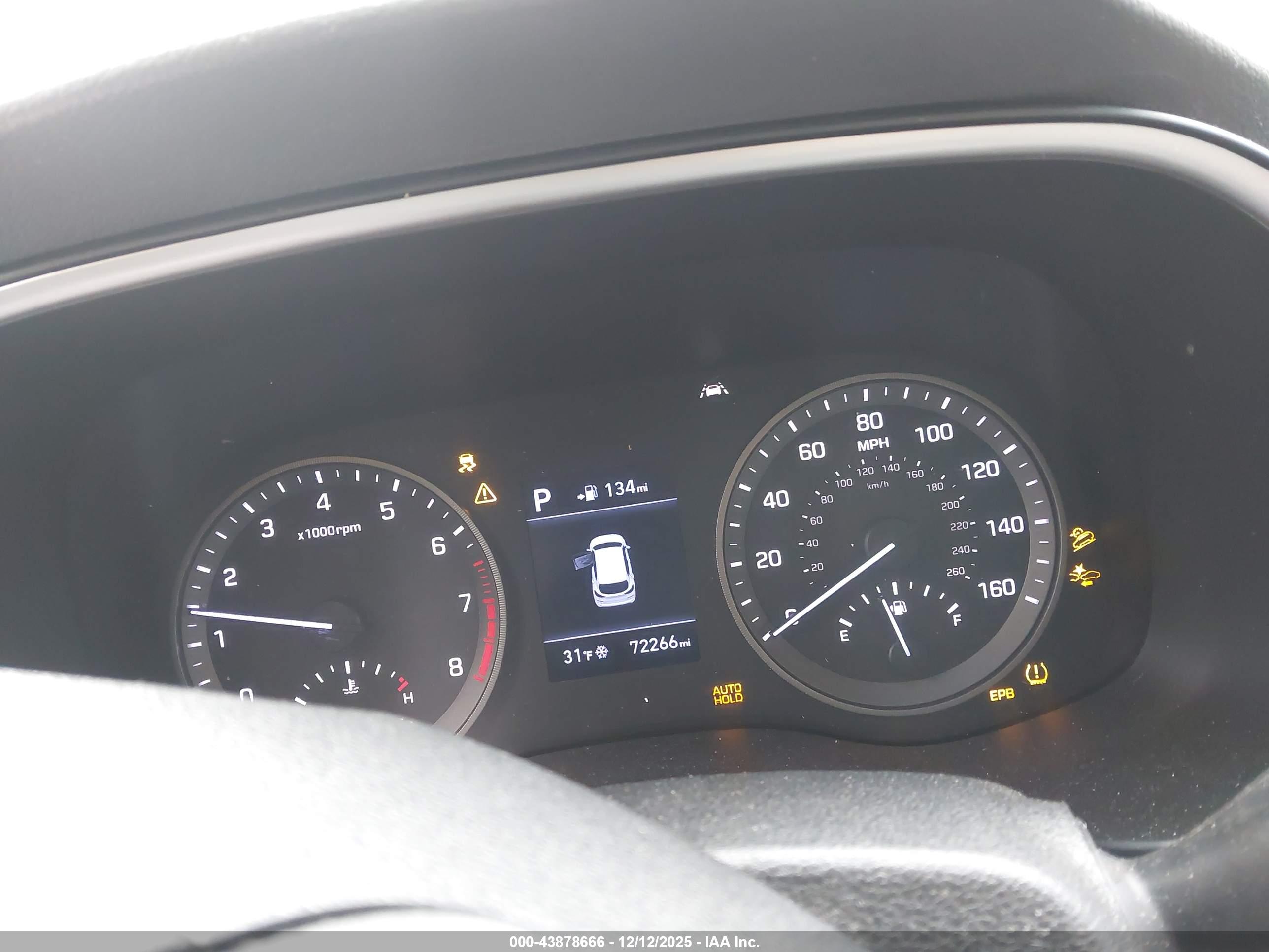 HYUNDAI TUCSON image 7