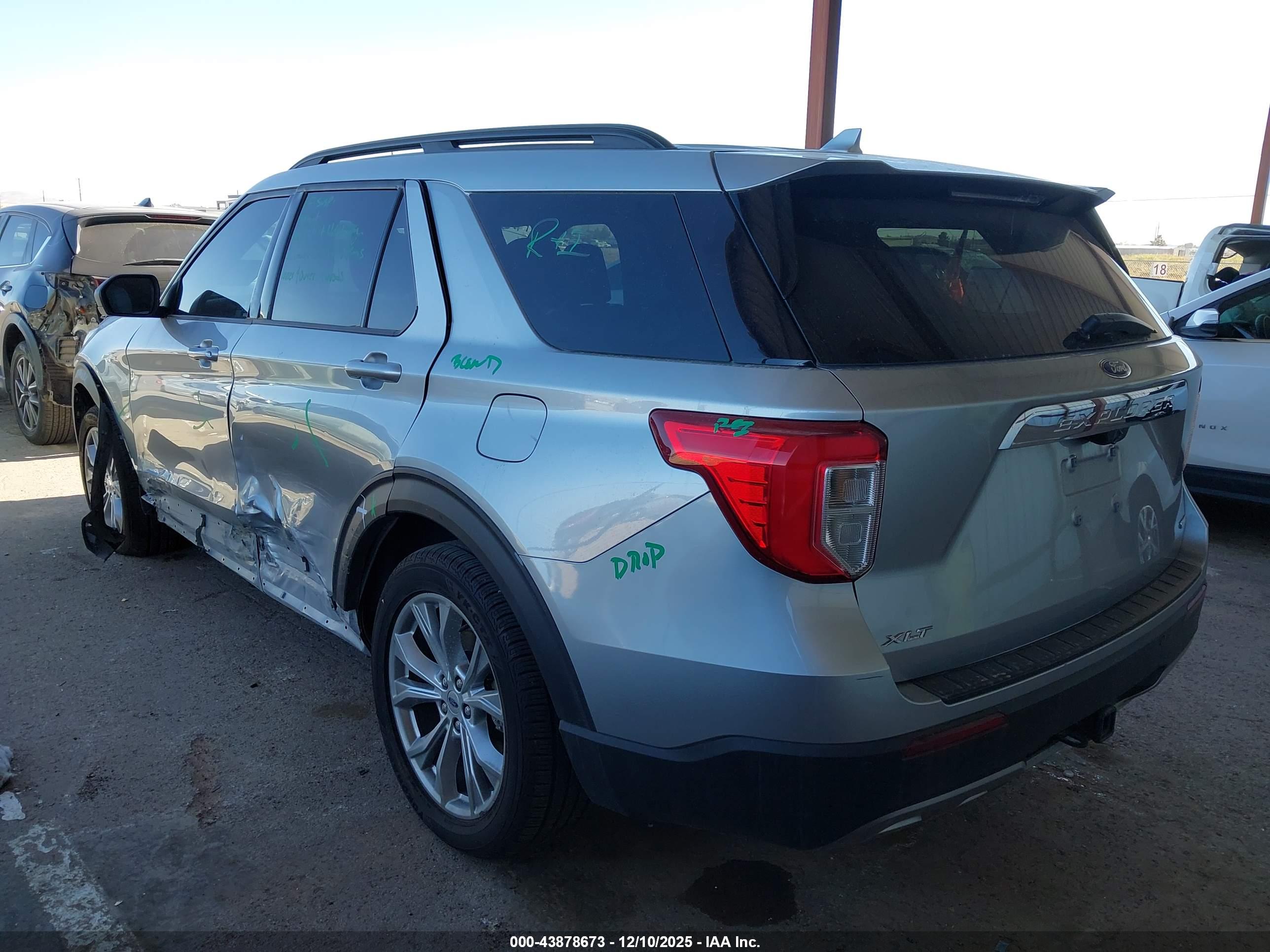 FORD EXPLORER image 3