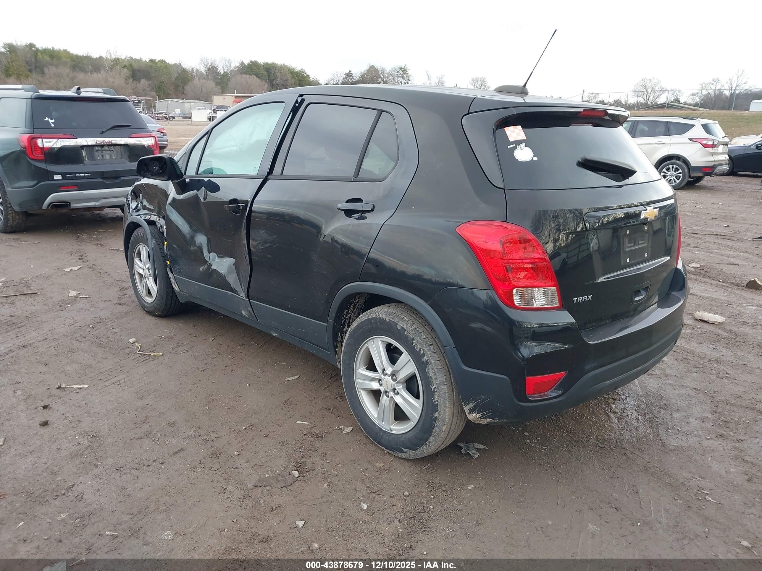 CHEVROLET TRAX image 3