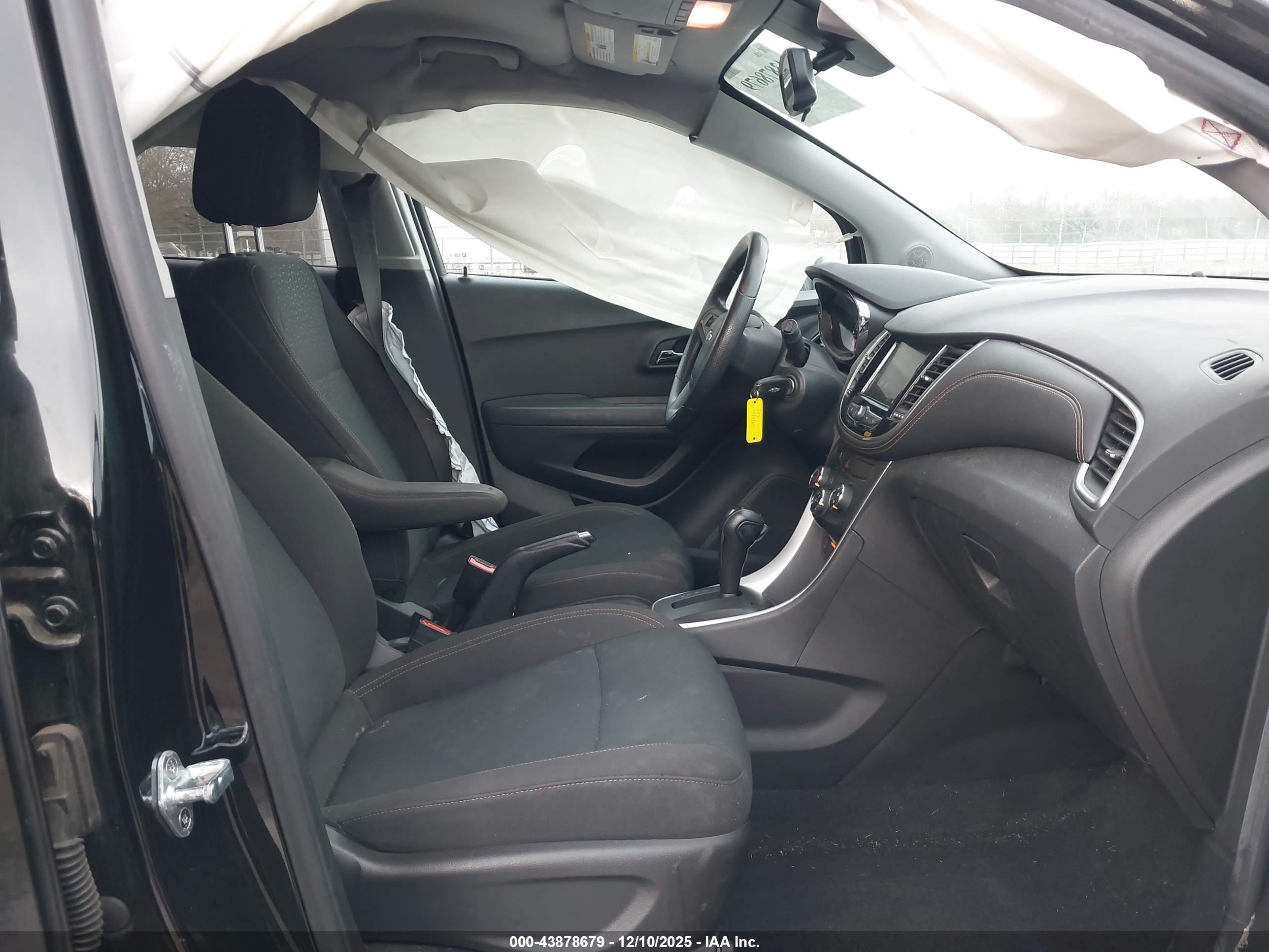 CHEVROLET TRAX image 5