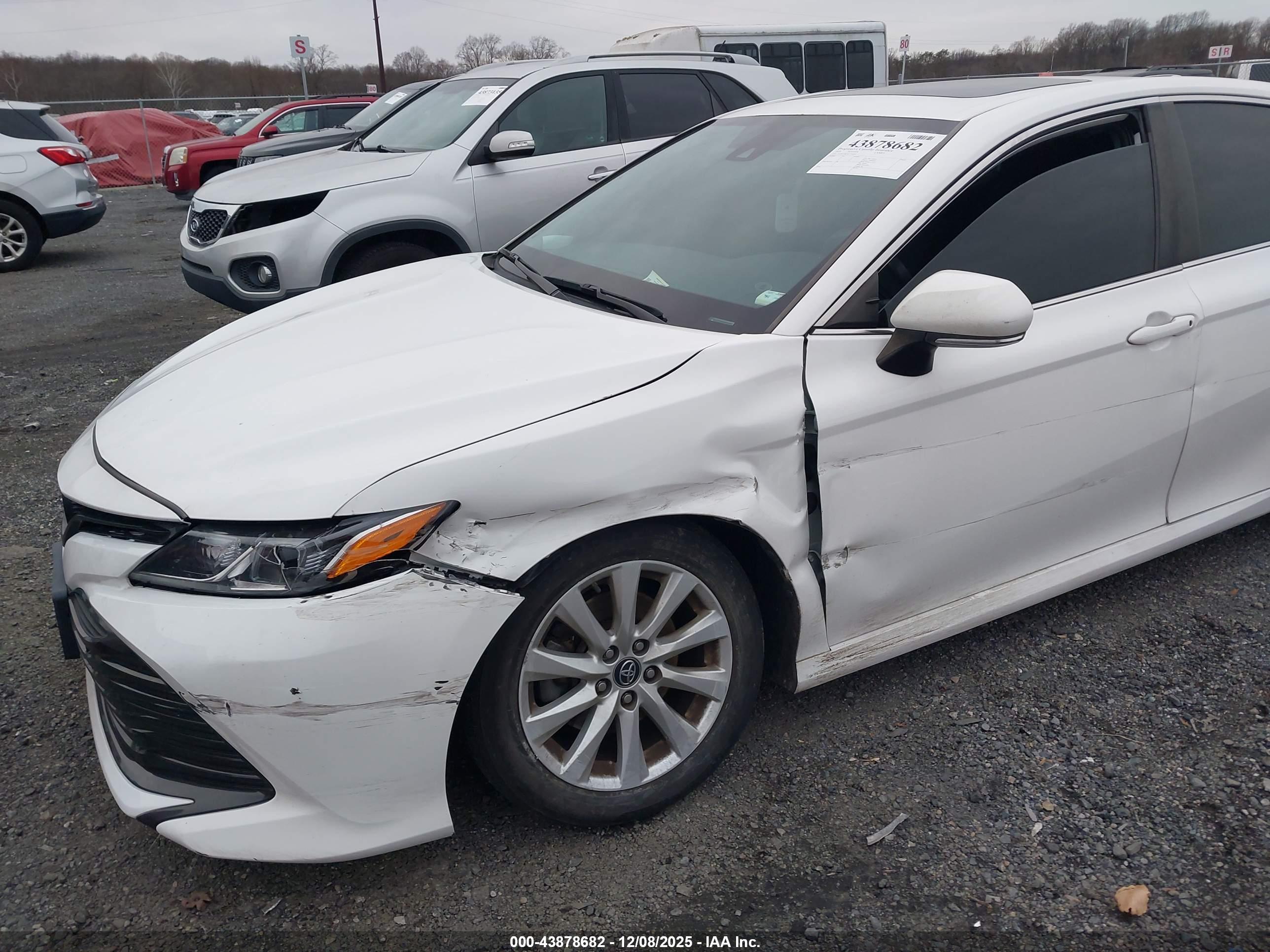 TOYOTA CAMRY image 6