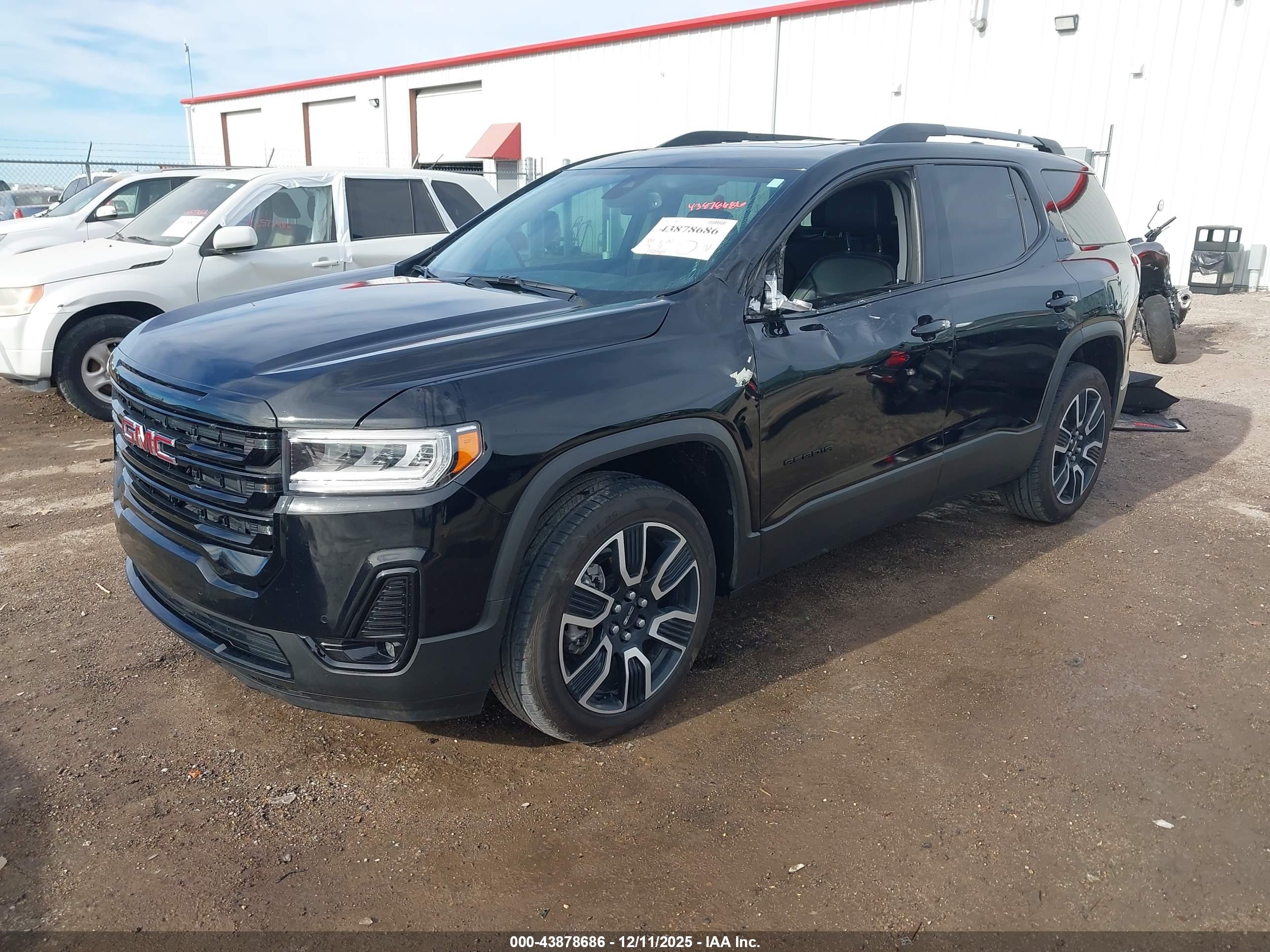 GMC ACADIA image 2
