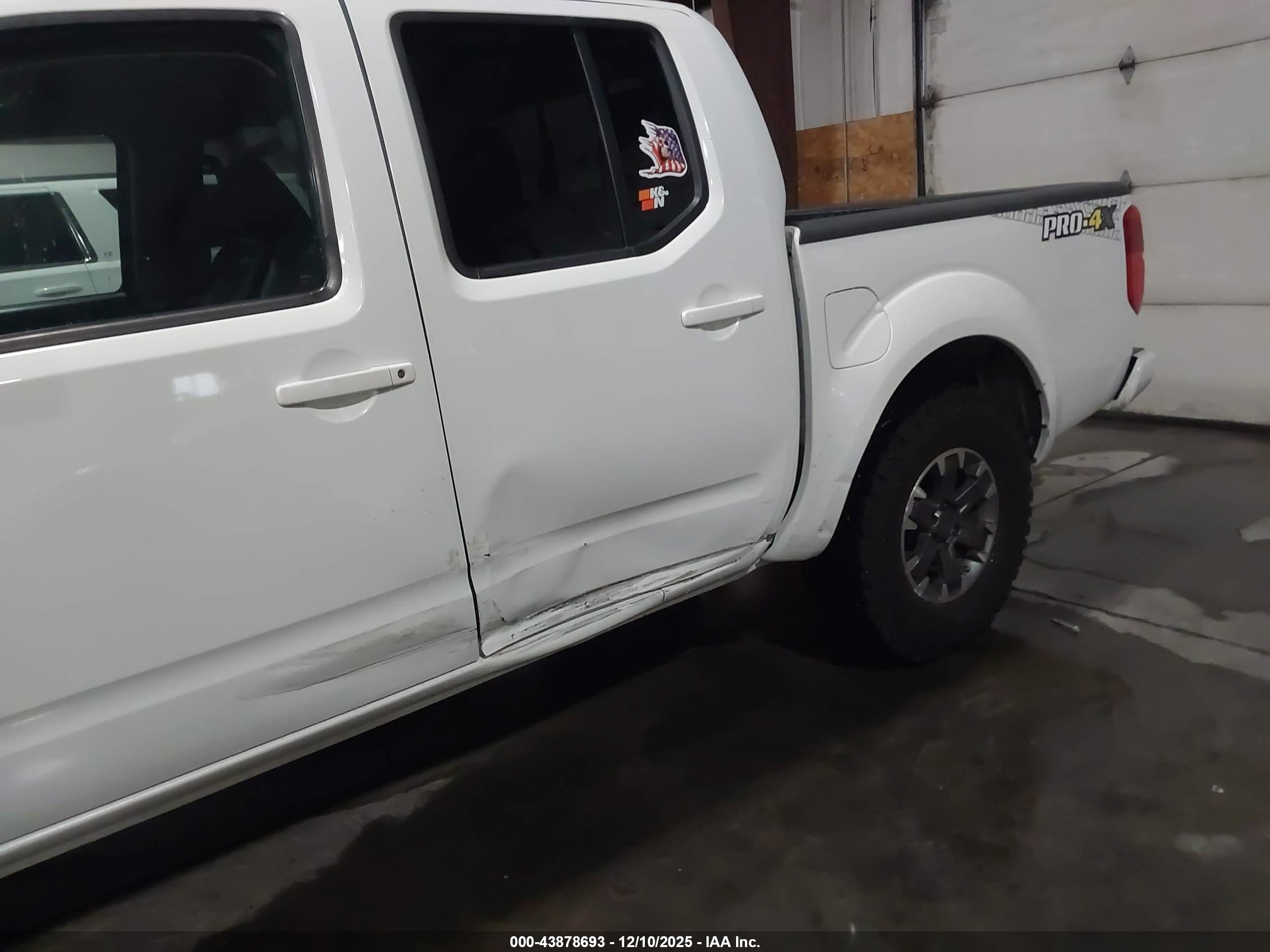 NISSAN FRONTIER image 6