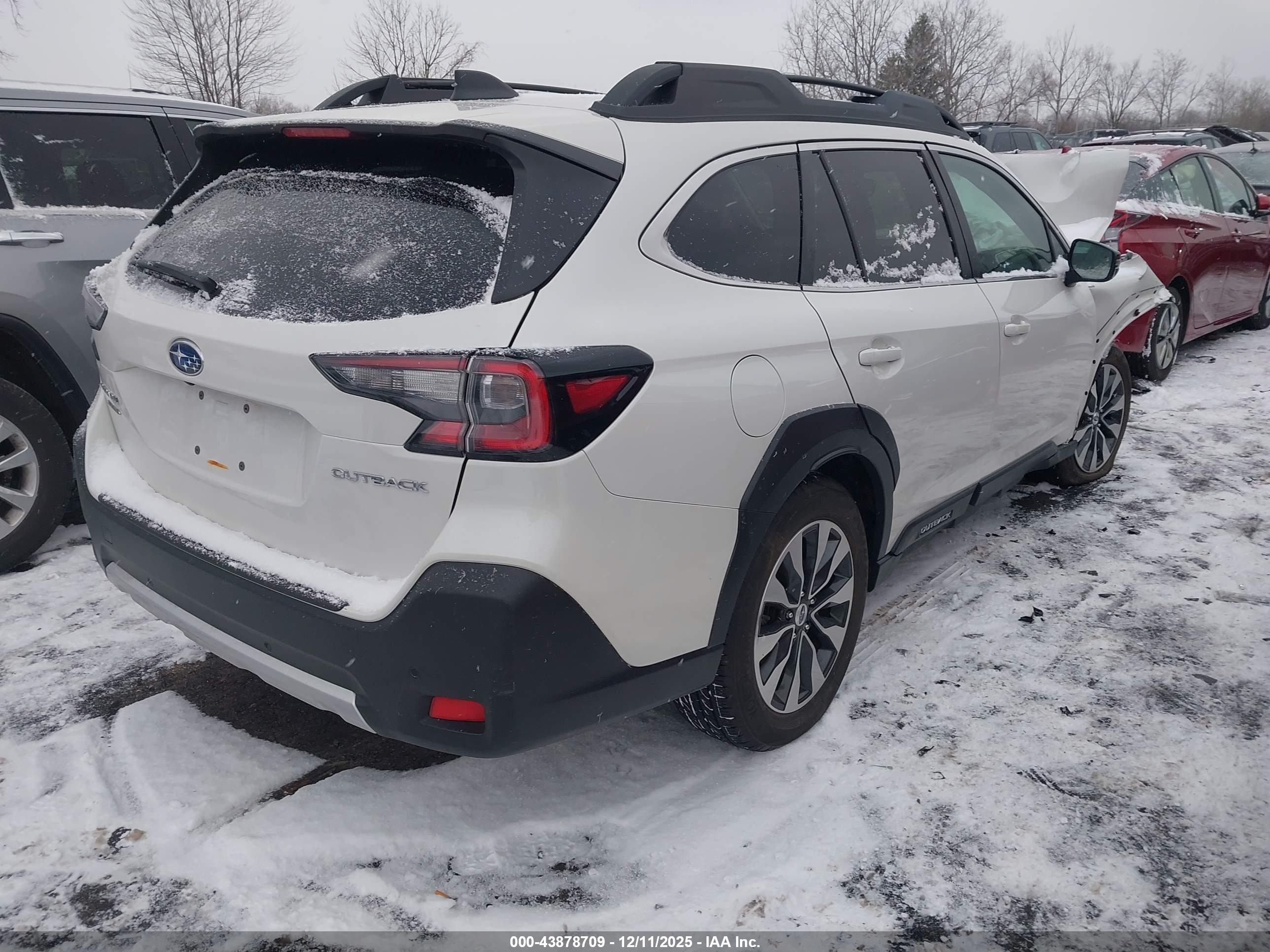 SUBARU OUTBACK image 4