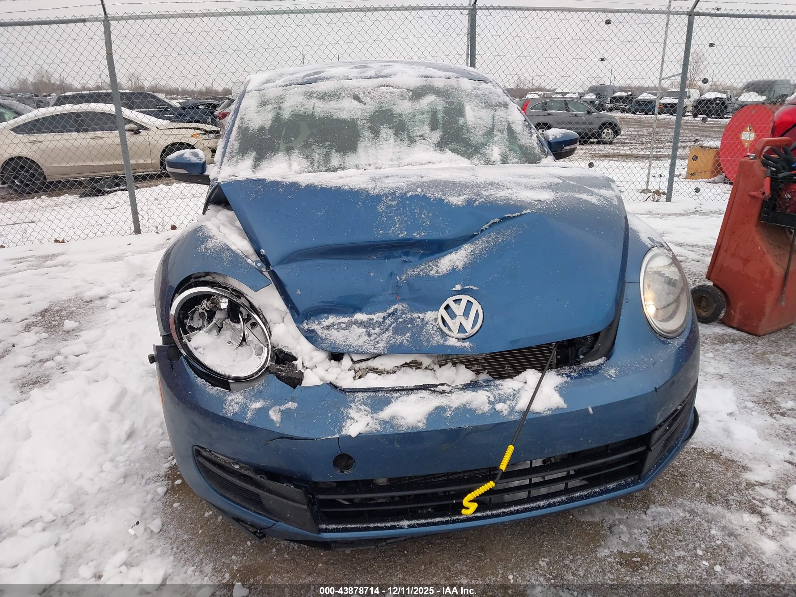 VOLKSWAGEN BEETLE image 6